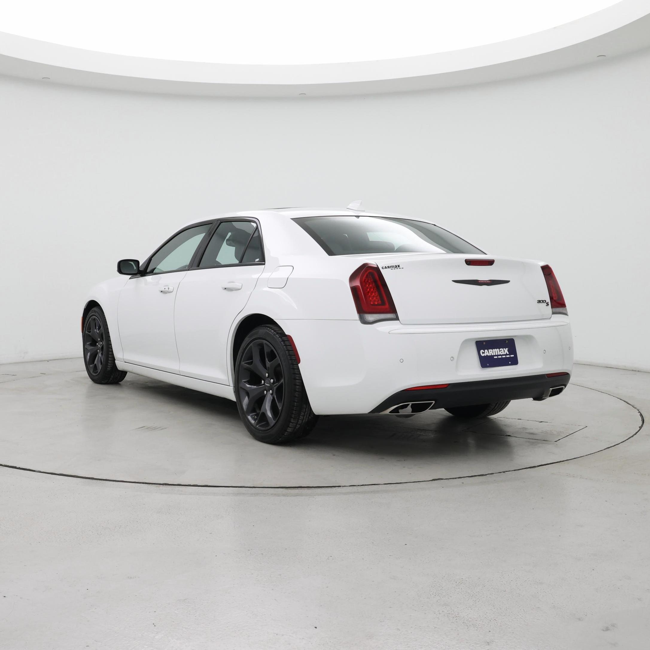 Thumbnail: 2023 Chrysler 300 - 2