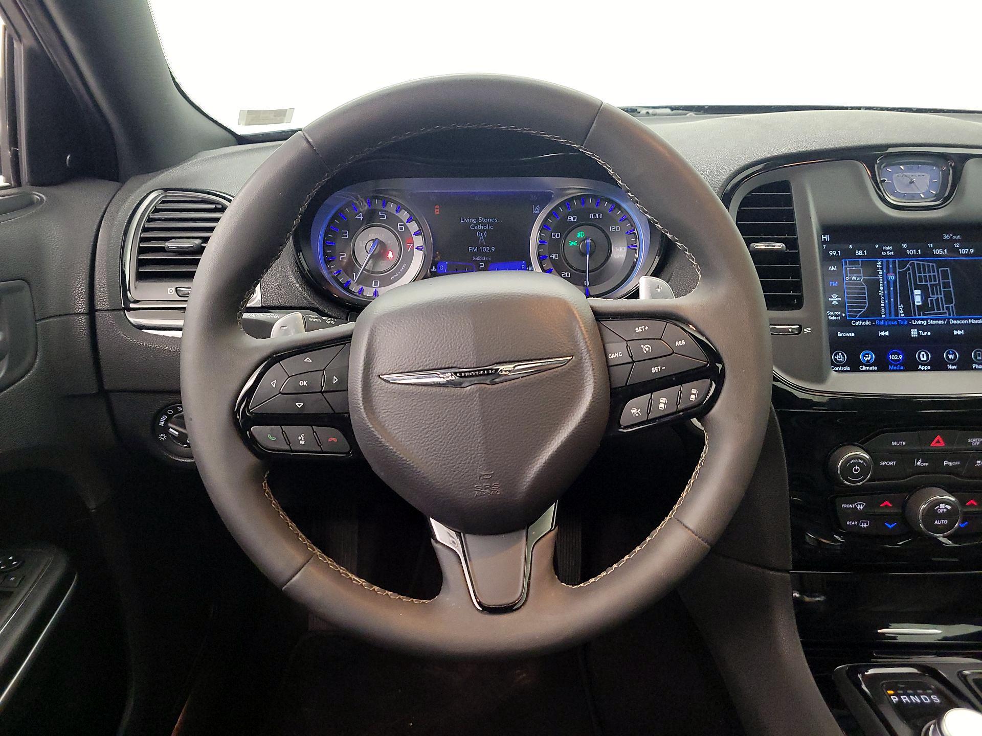 Thumbnail: 2023 Chrysler 300 - 10