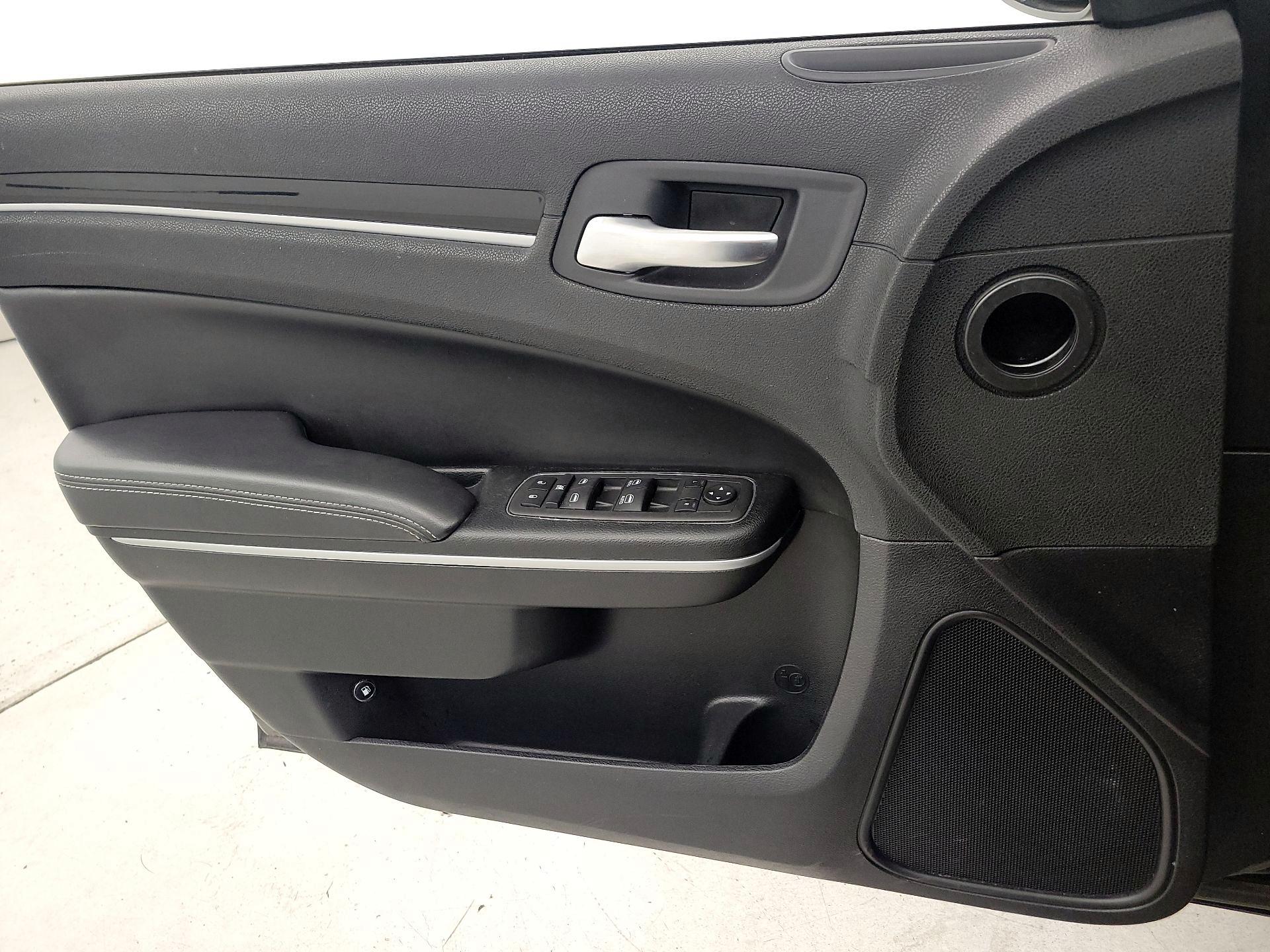 Thumbnail: 2023 Chrysler 300 - 12