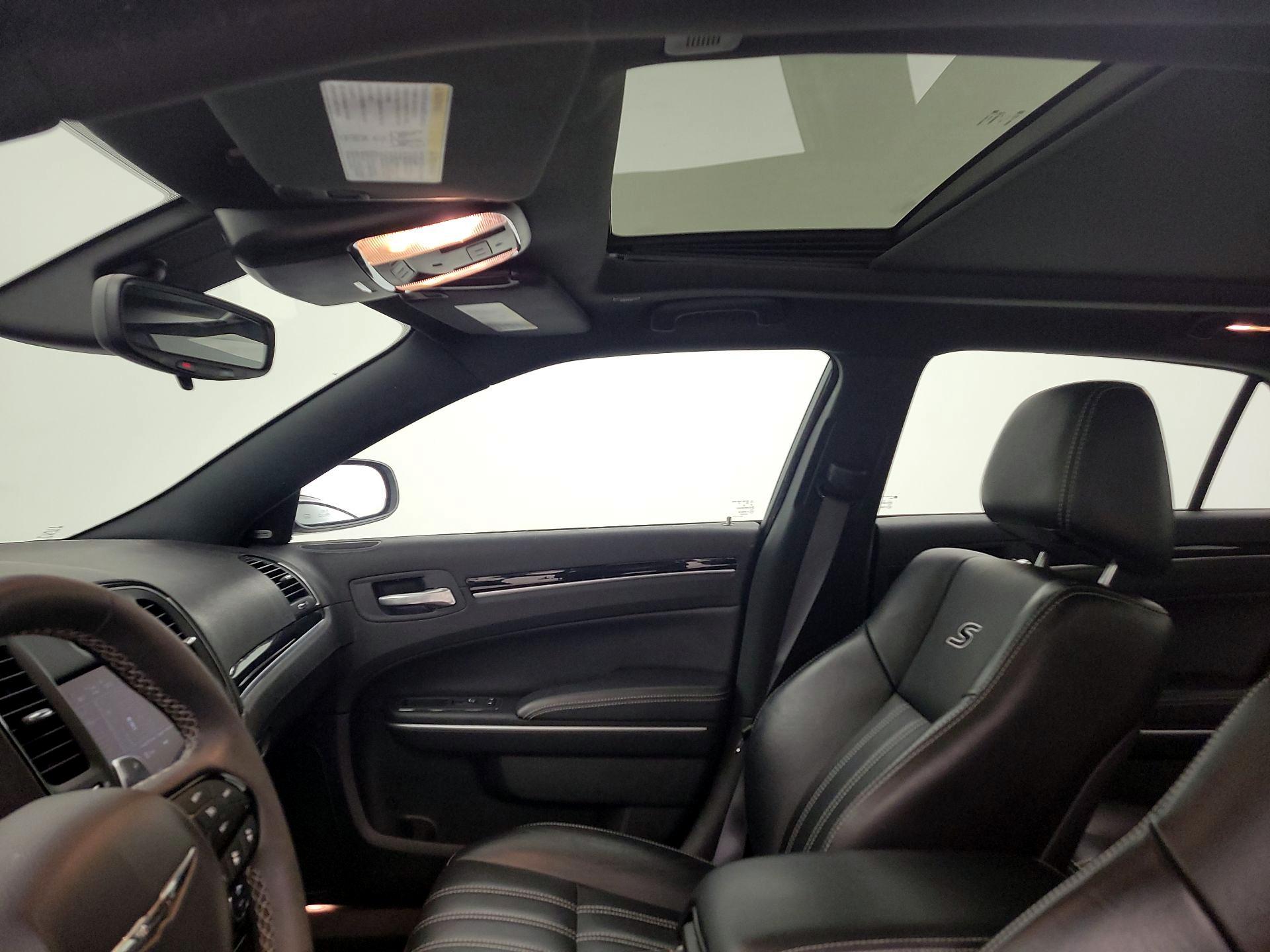 Thumbnail: 2023 Chrysler 300 - 18