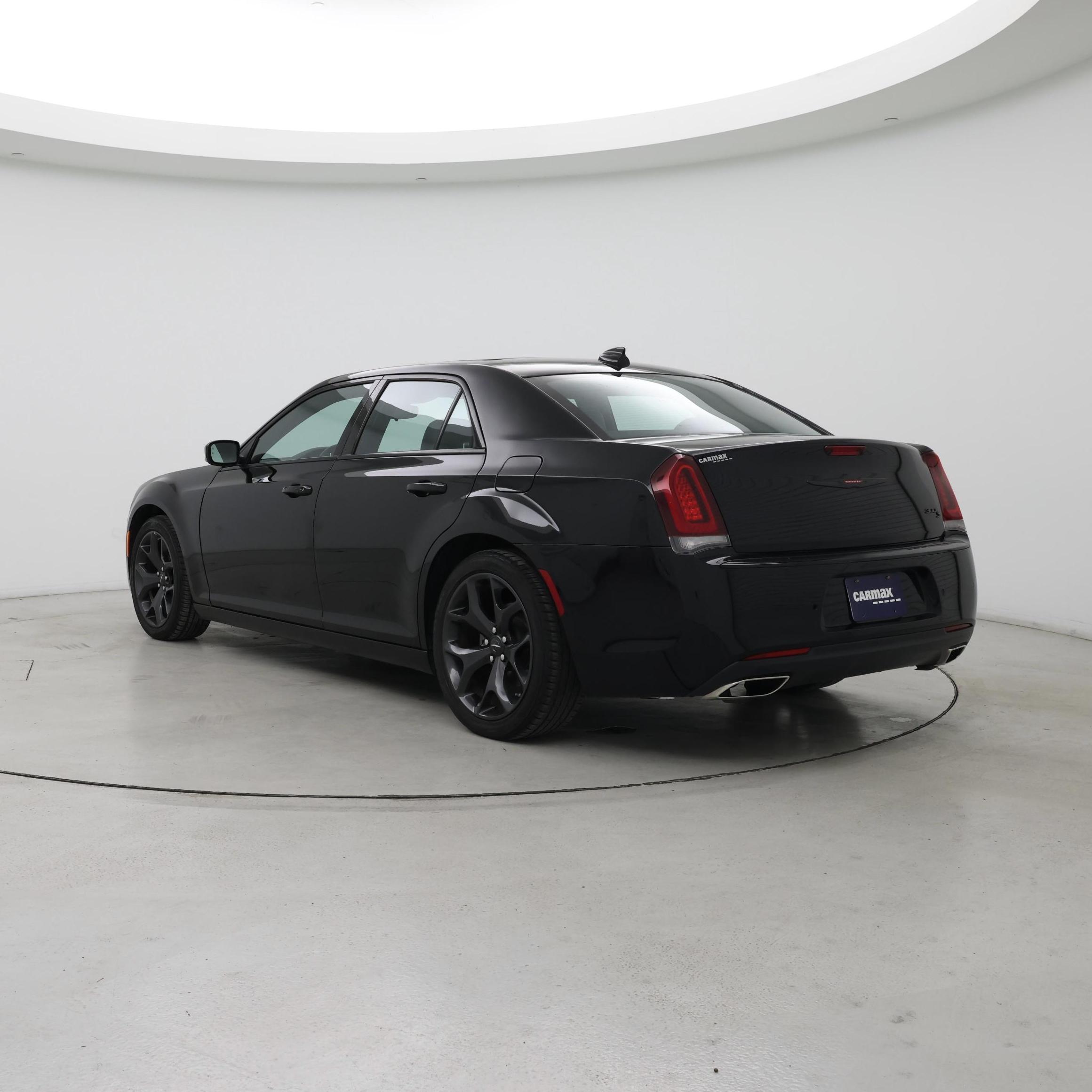 Thumbnail: 2023 Chrysler 300 - 2