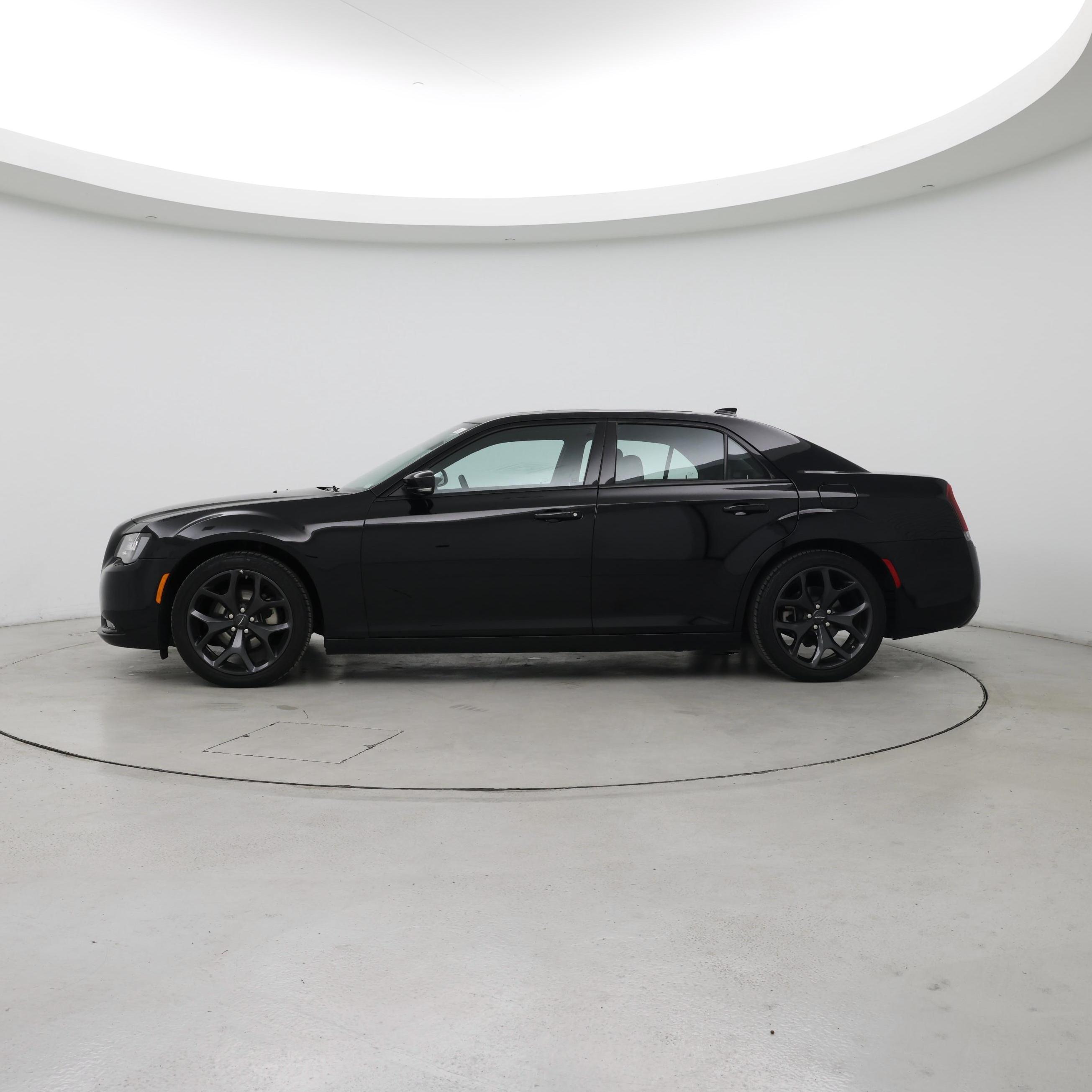 Thumbnail: 2023 Chrysler 300 - 3