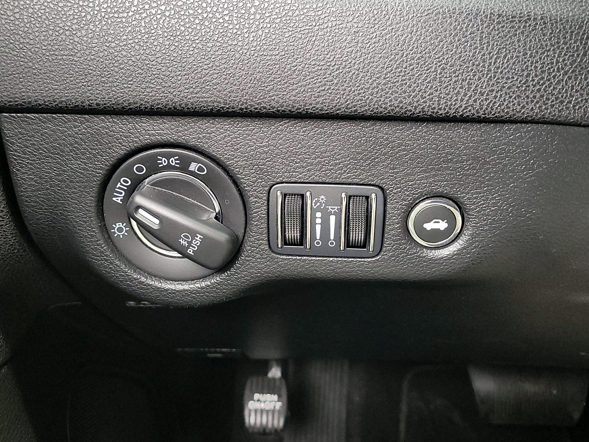 Thumbnail: 2023 Chrysler 300 - 13