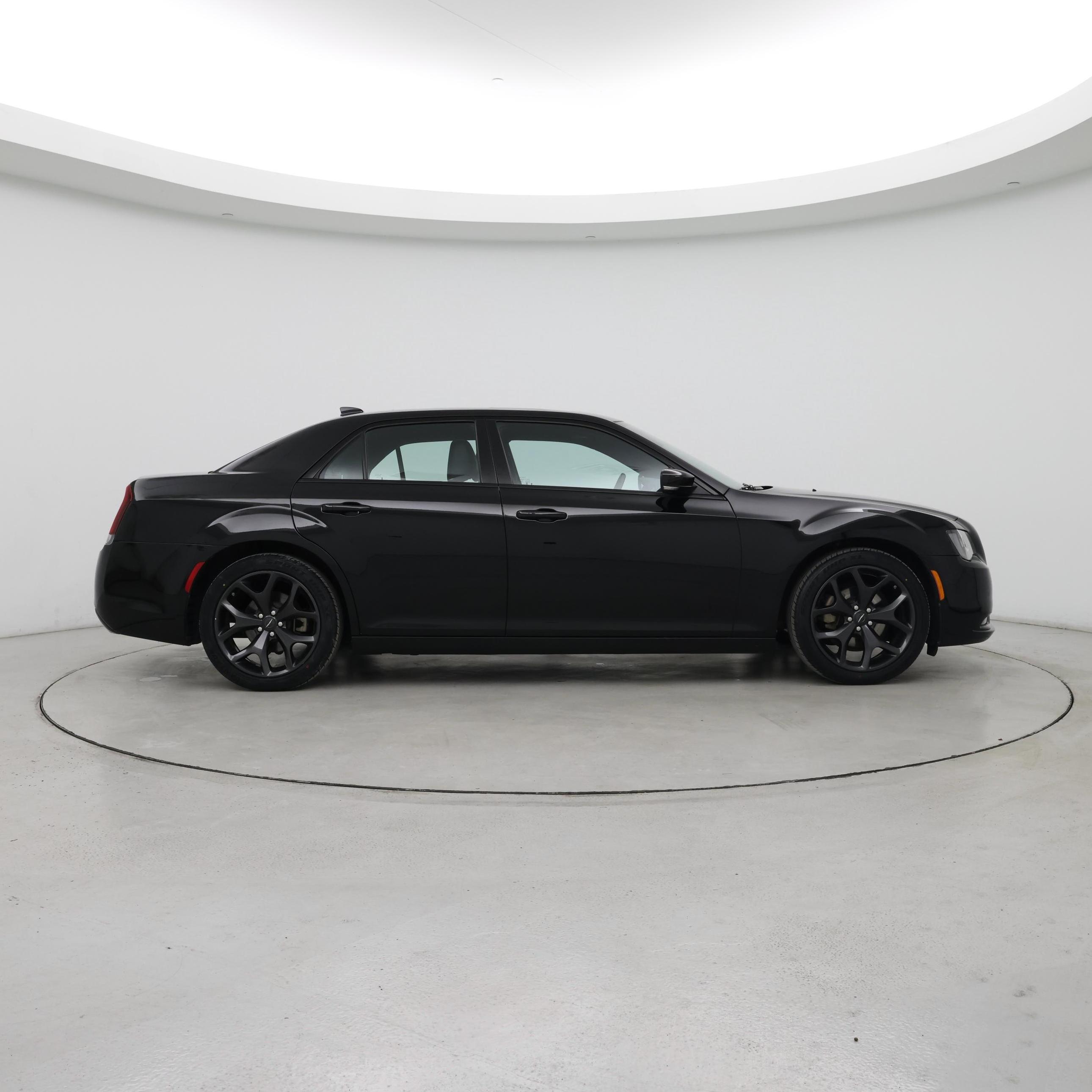 Thumbnail: 2023 Chrysler 300 - 7