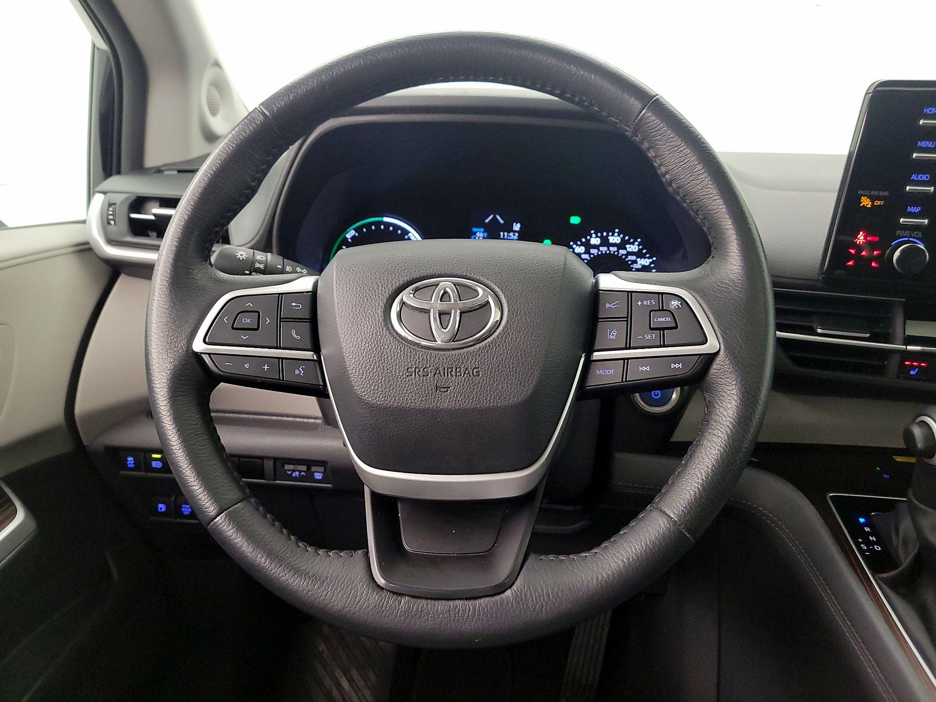 Thumbnail: 2024 Toyota Sienna - 10