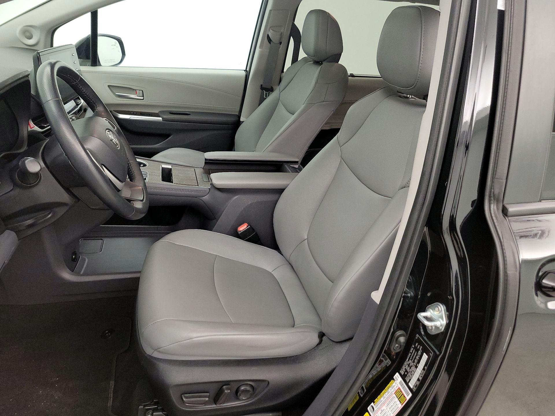 Thumbnail: 2024 Toyota Sienna - 11