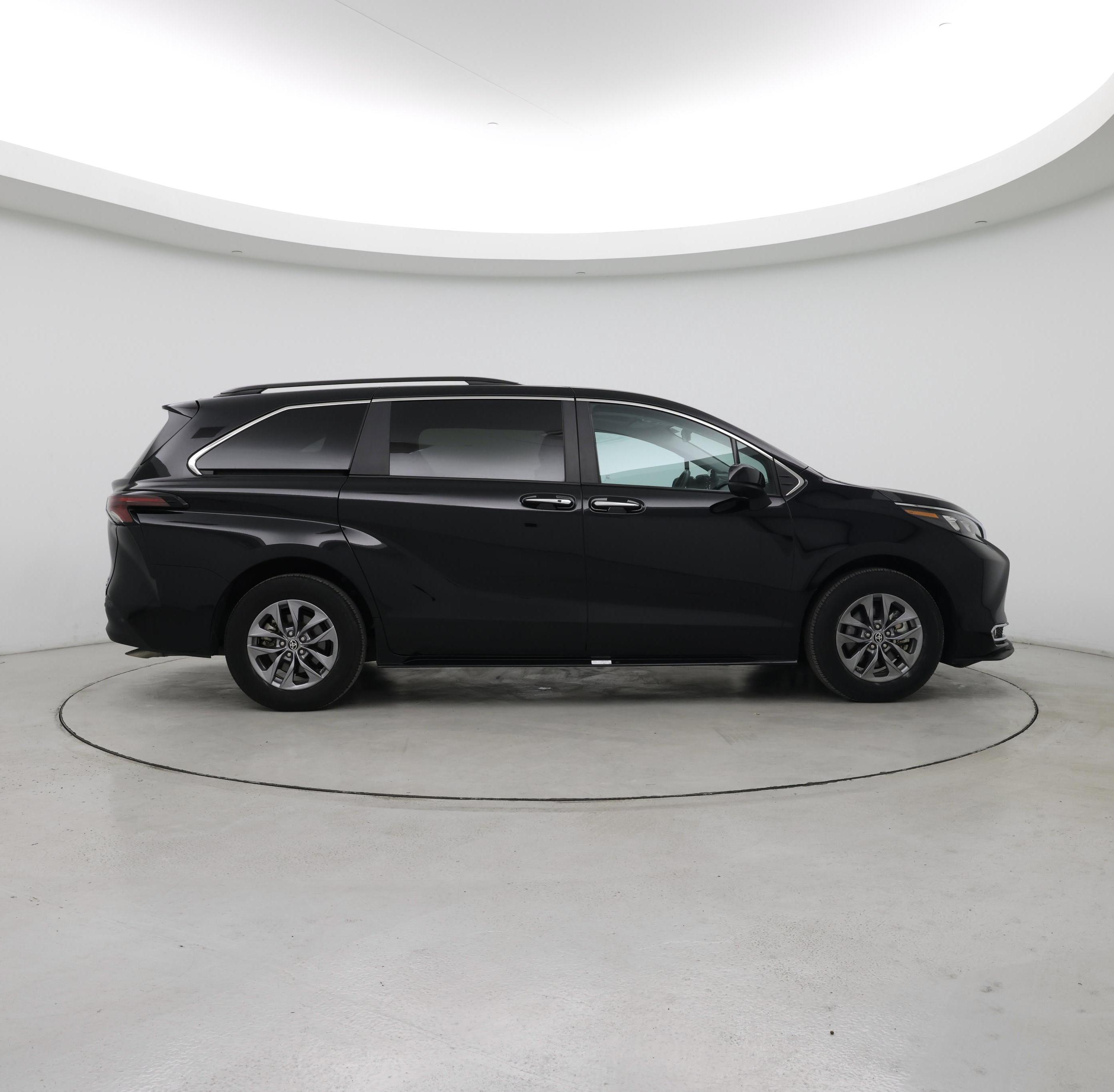 Thumbnail: 2024 Toyota Sienna - 7