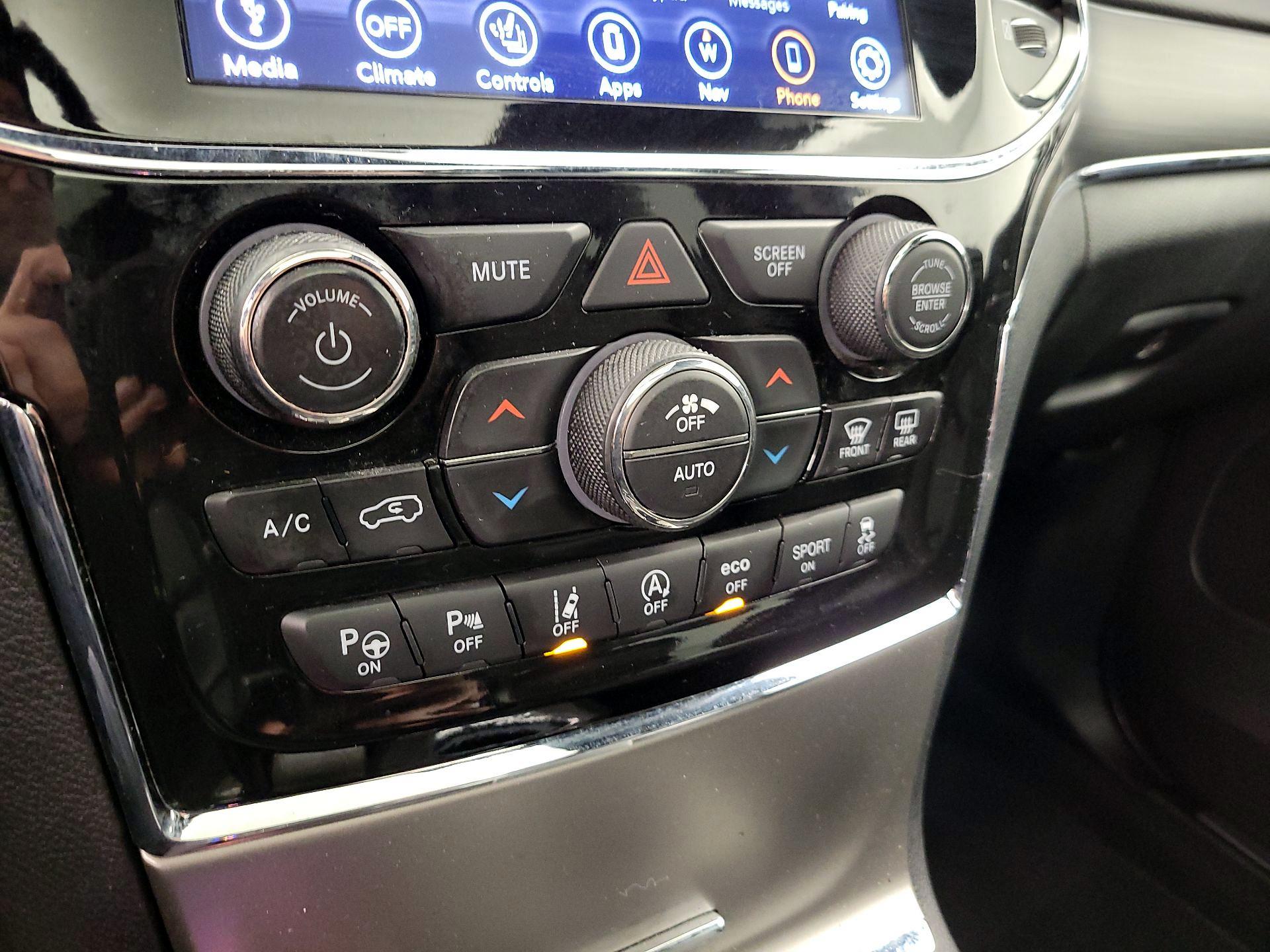 Thumbnail: 2022 Jeep Grand Cherokee - 17