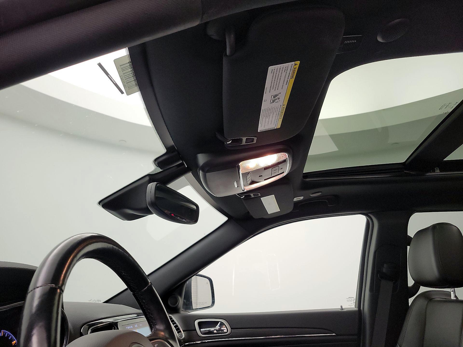 Thumbnail: 2022 Jeep Grand Cherokee - 20