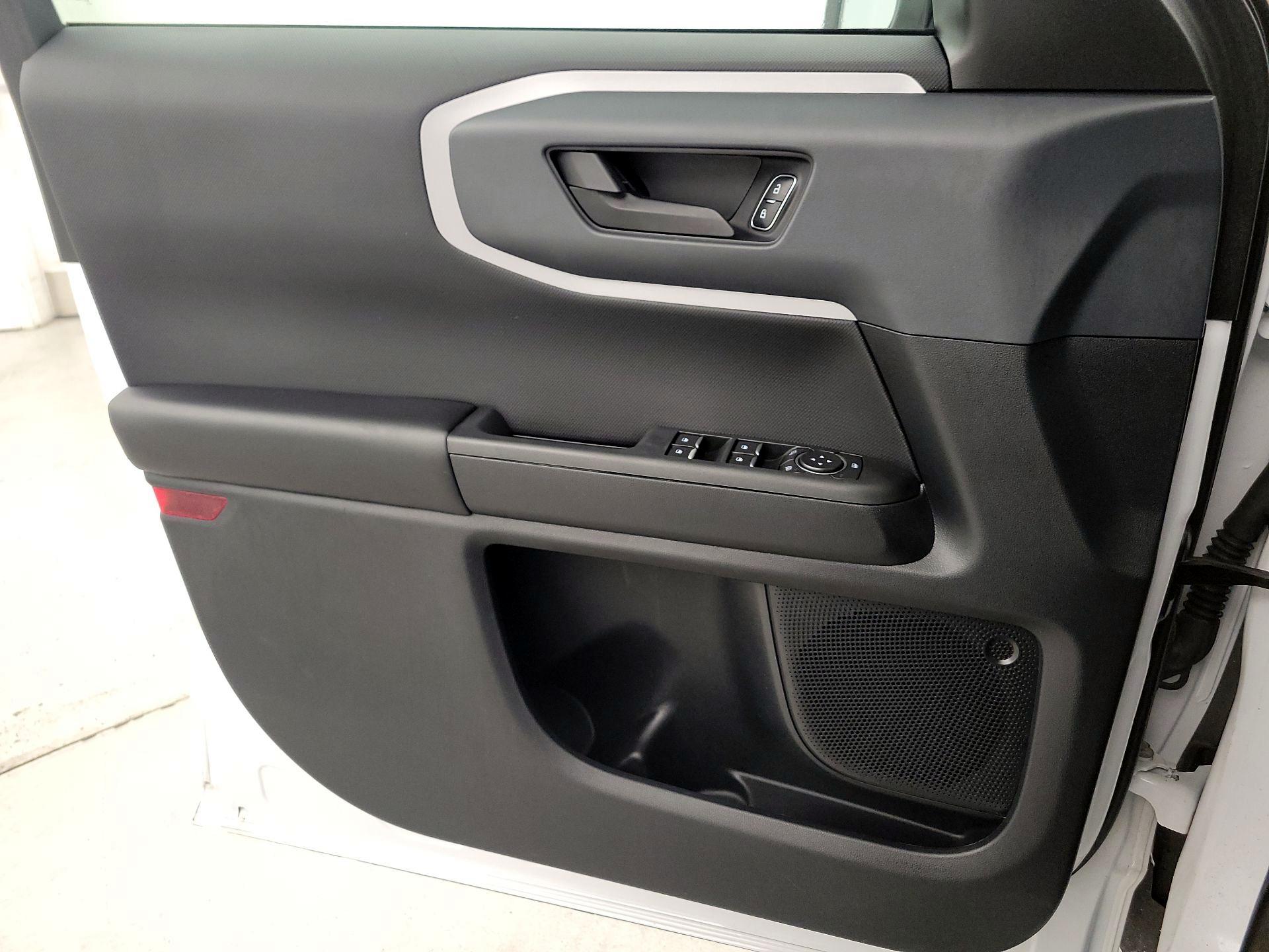 Thumbnail: 2021 Ford Bronco Sport - 12