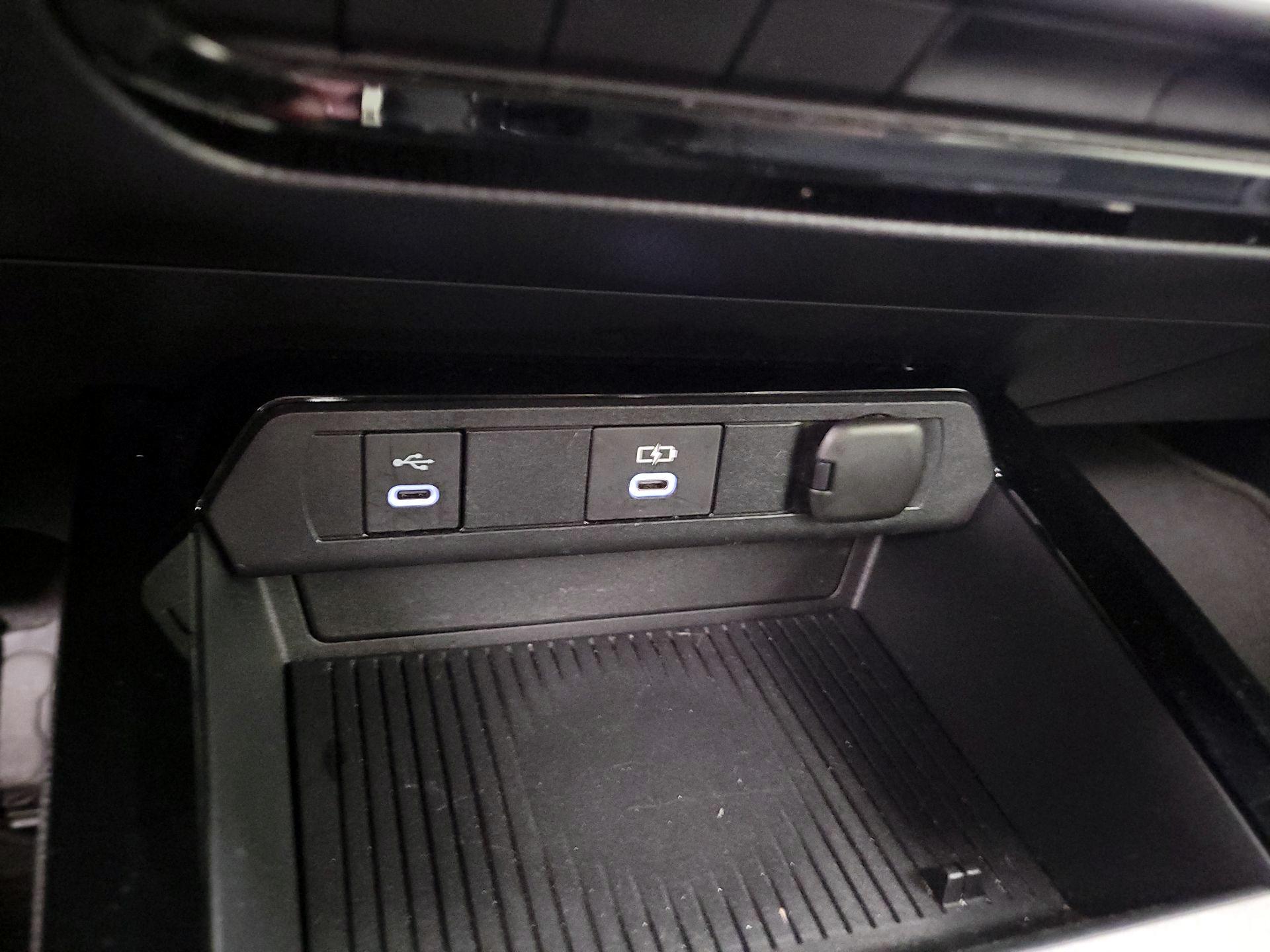 Thumbnail: 2024 Toyota Prius - 19