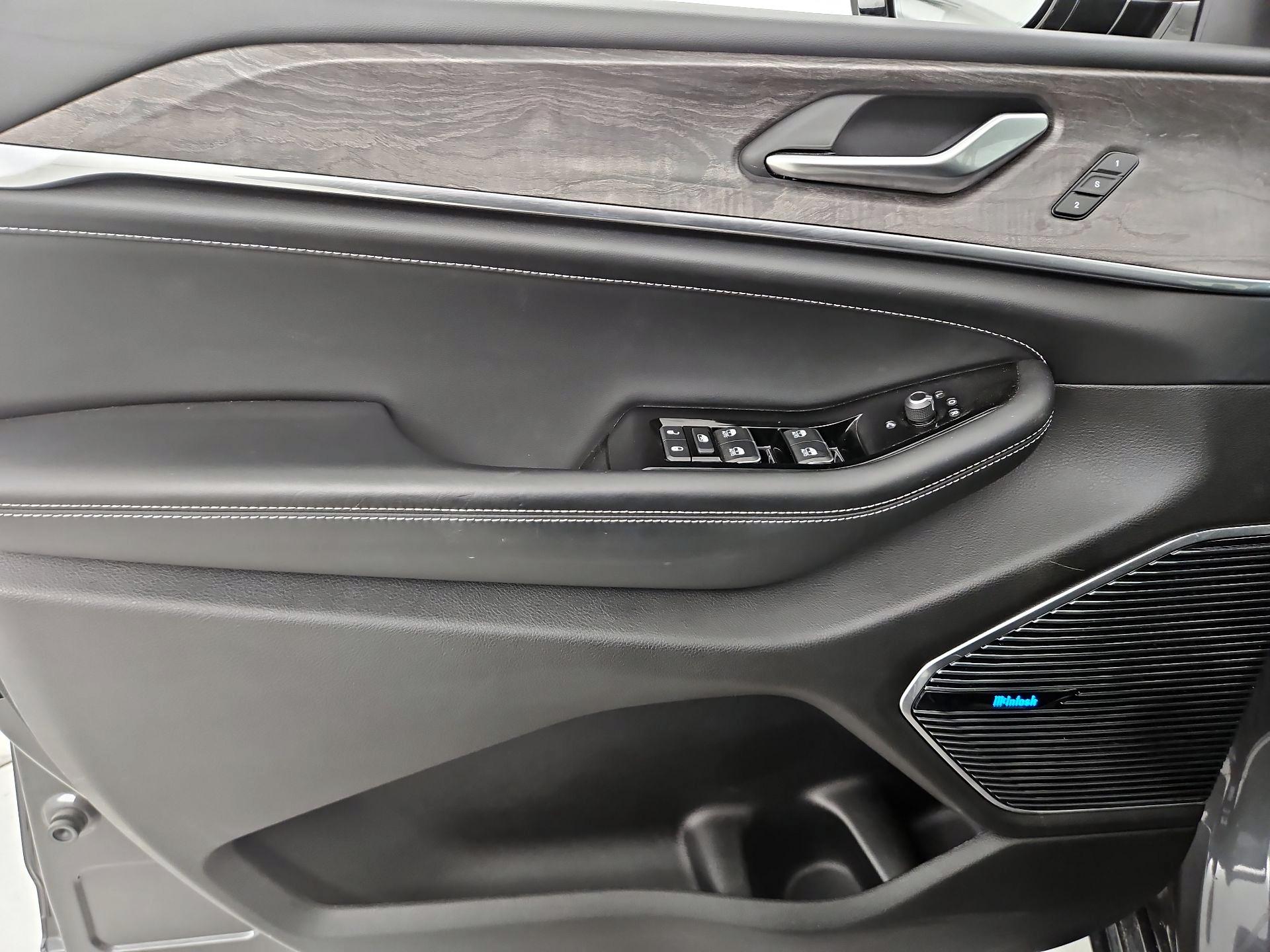 Thumbnail: 2022 Jeep Grand Cherokee L - 12