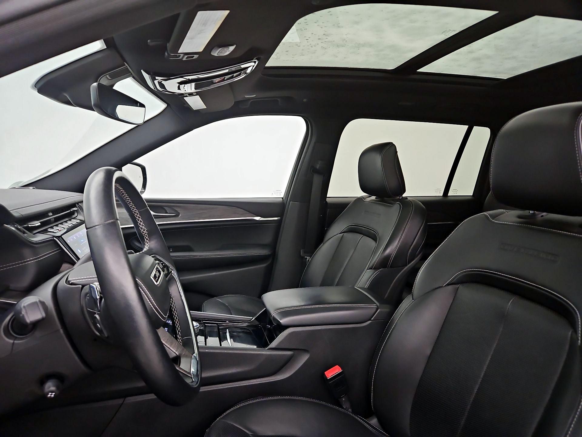 Thumbnail: 2022 Jeep Grand Cherokee L - 20