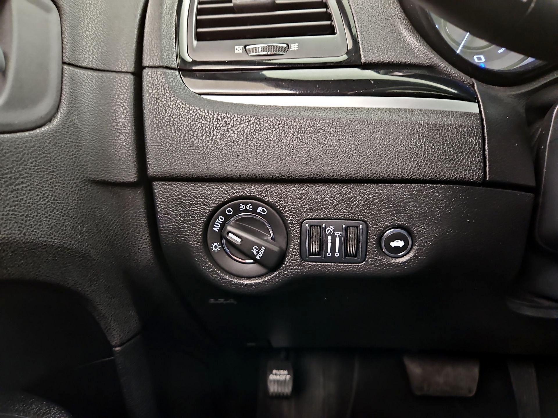 Thumbnail: 2023 Chrysler 300 - 13