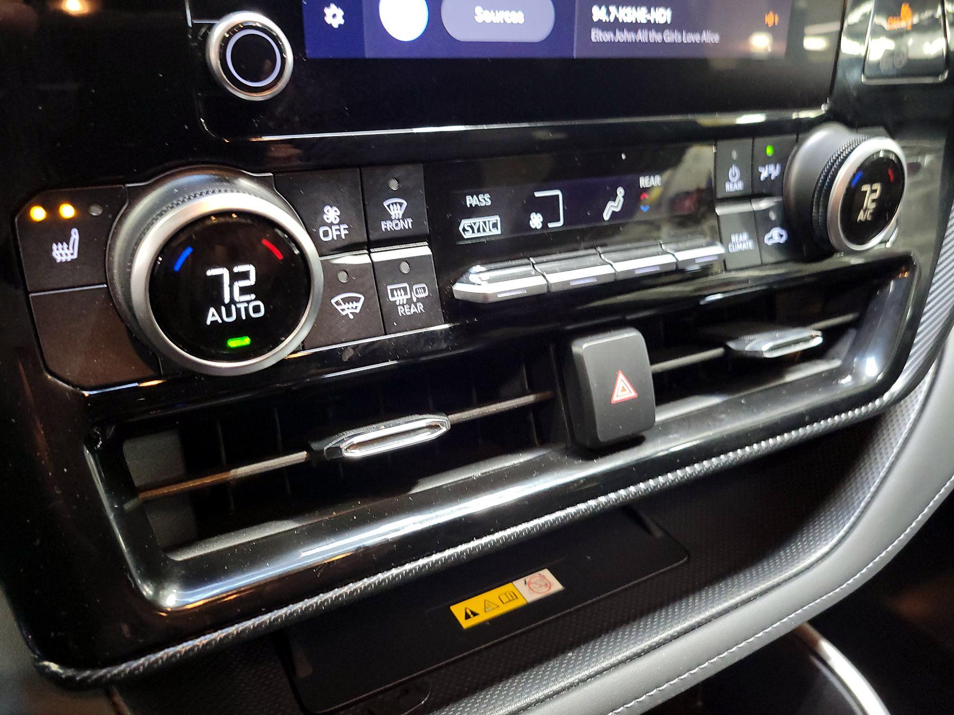 Thumbnail: 2024 Toyota Highlander - 16