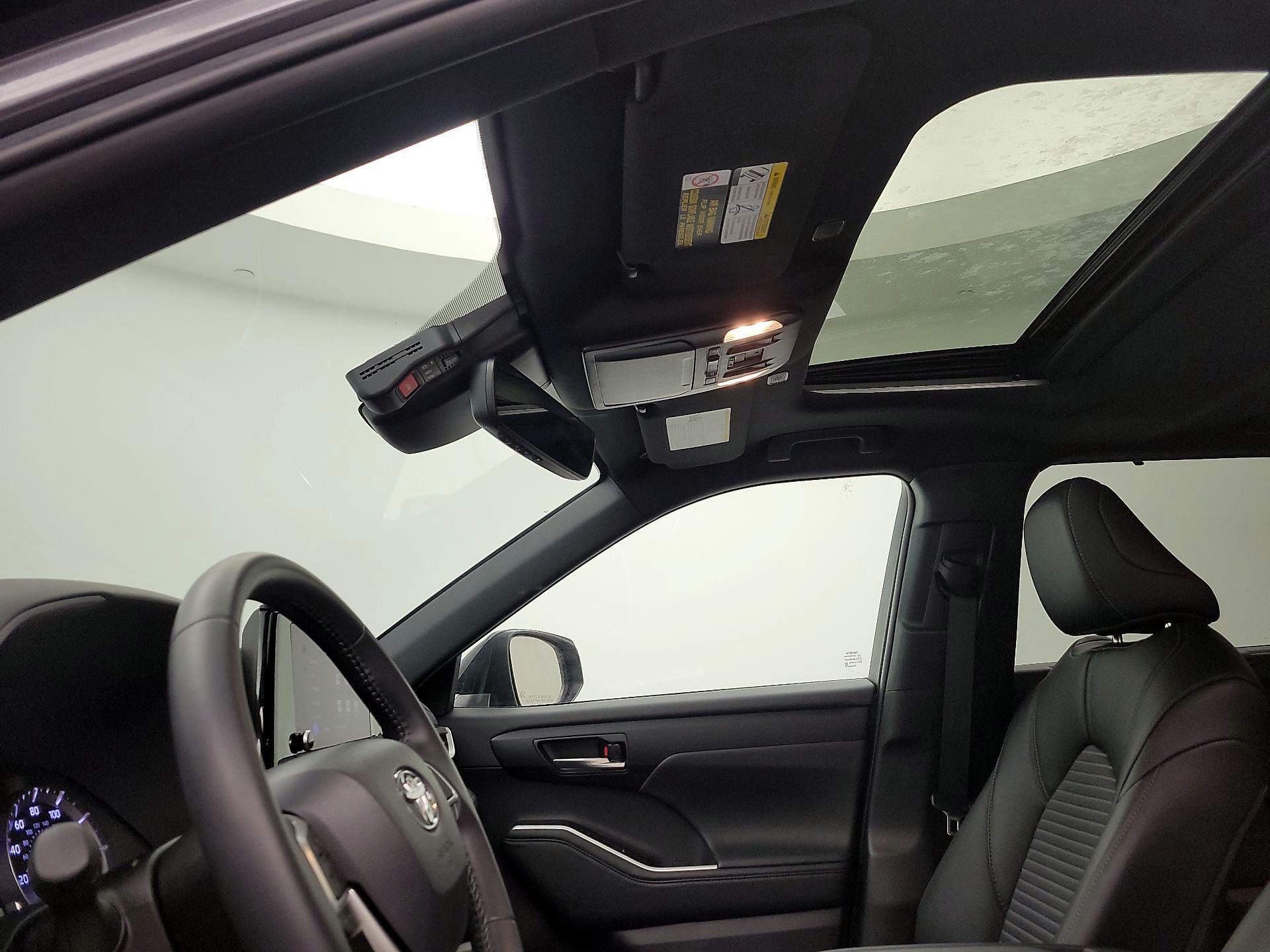 Thumbnail: 2024 Toyota Highlander - 19