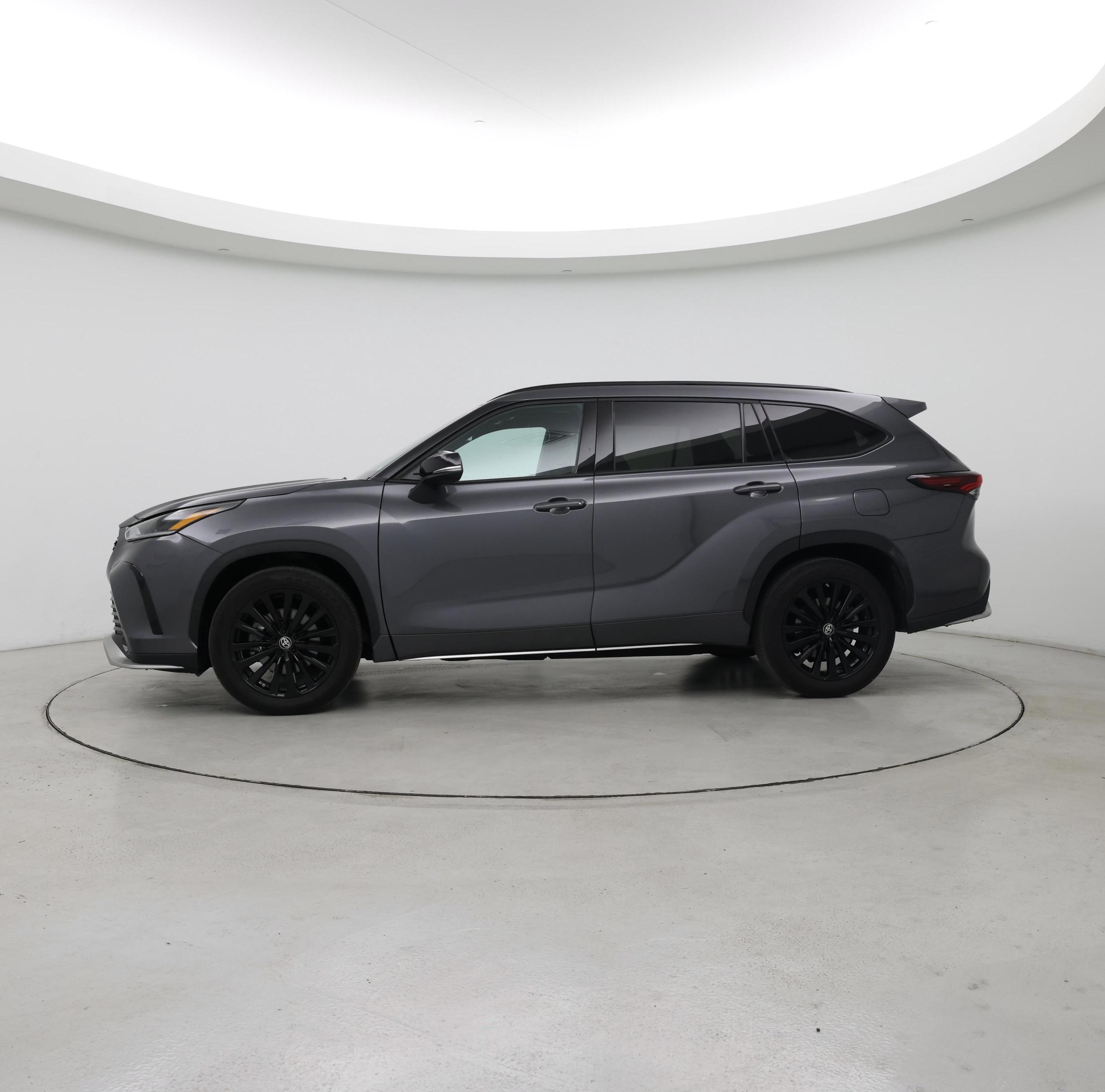 Thumbnail: 2024 Toyota Highlander - 3