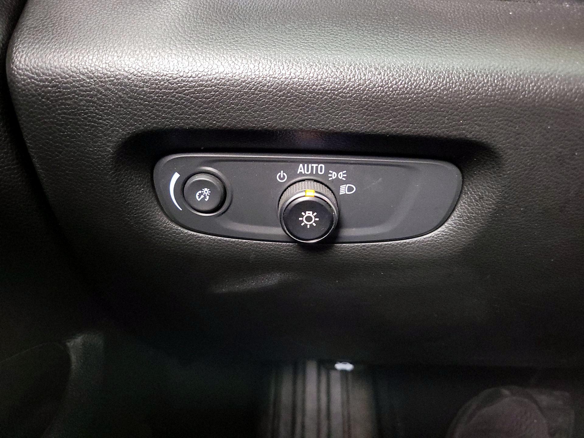 Thumbnail: 2022 Chevrolet Traverse - 13