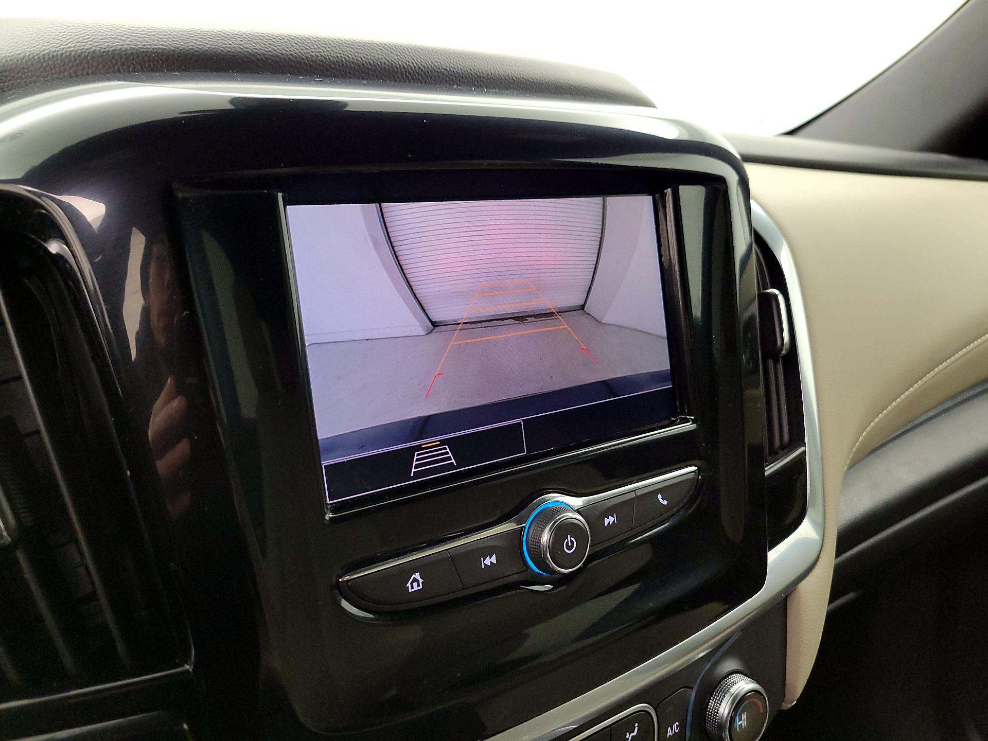 Thumbnail: 2022 Chevrolet Traverse - 14