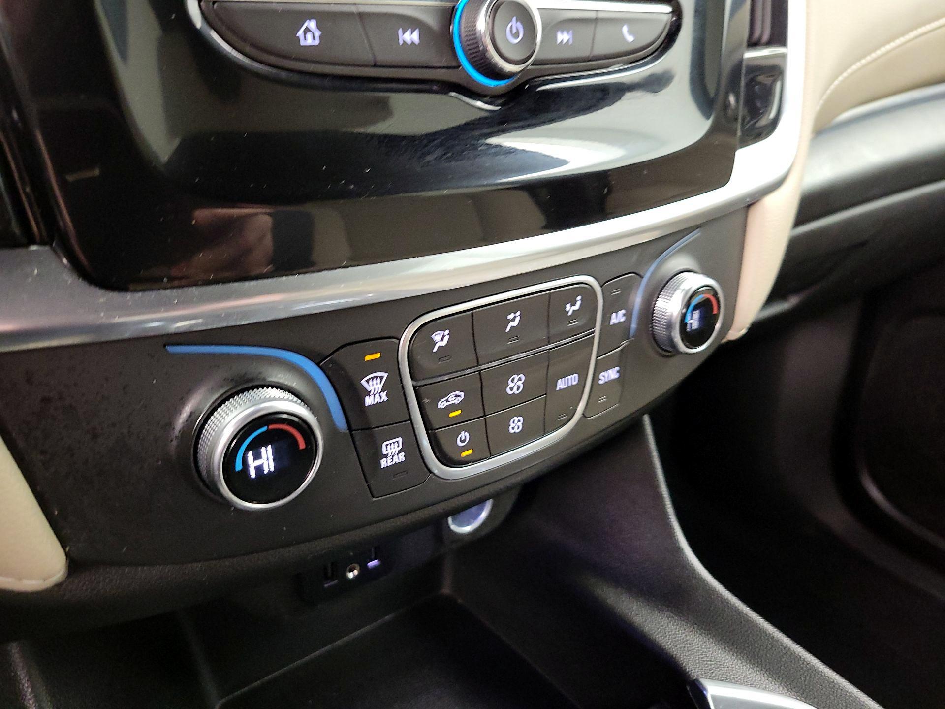 Thumbnail: 2022 Chevrolet Traverse - 16