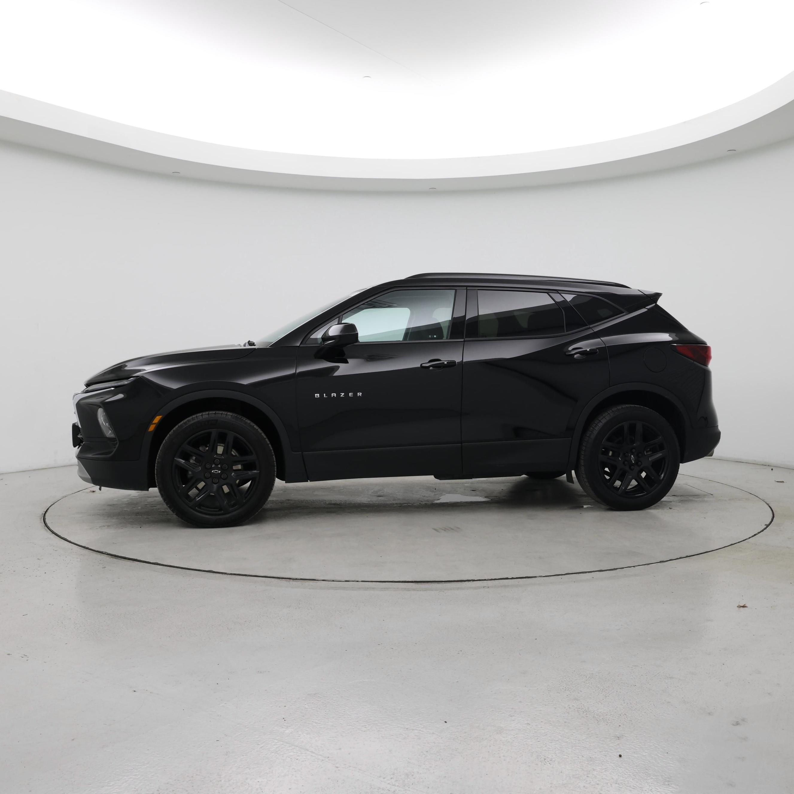 Thumbnail: 2023 Chevrolet Blazer - 3