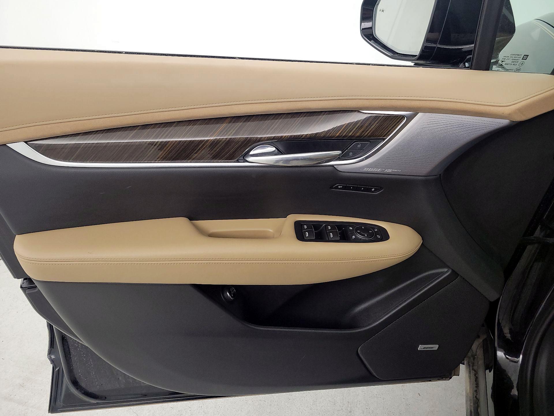 Thumbnail: 2023 Cadillac XT6 - 12