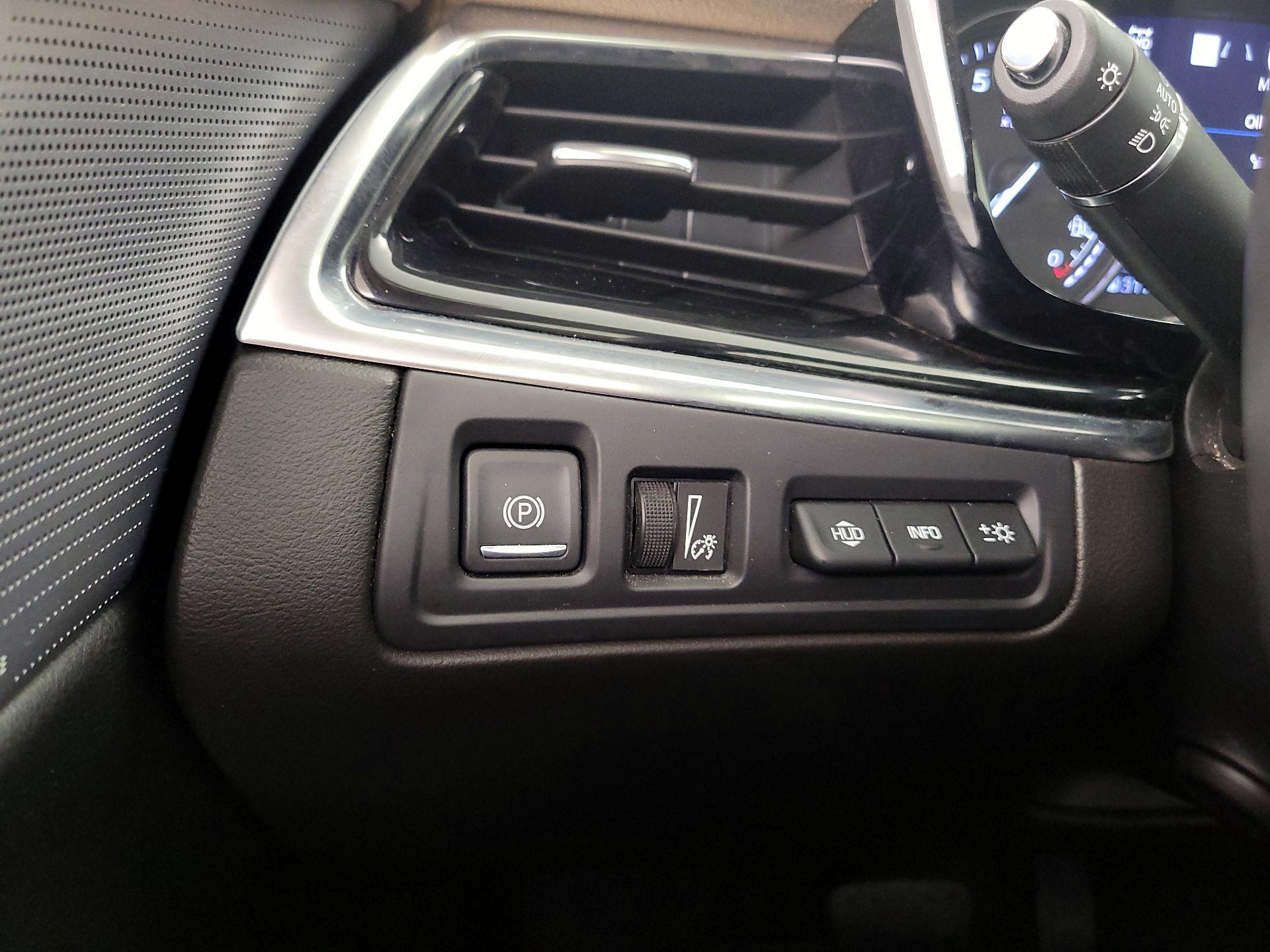 Thumbnail: 2023 Cadillac XT6 - 13