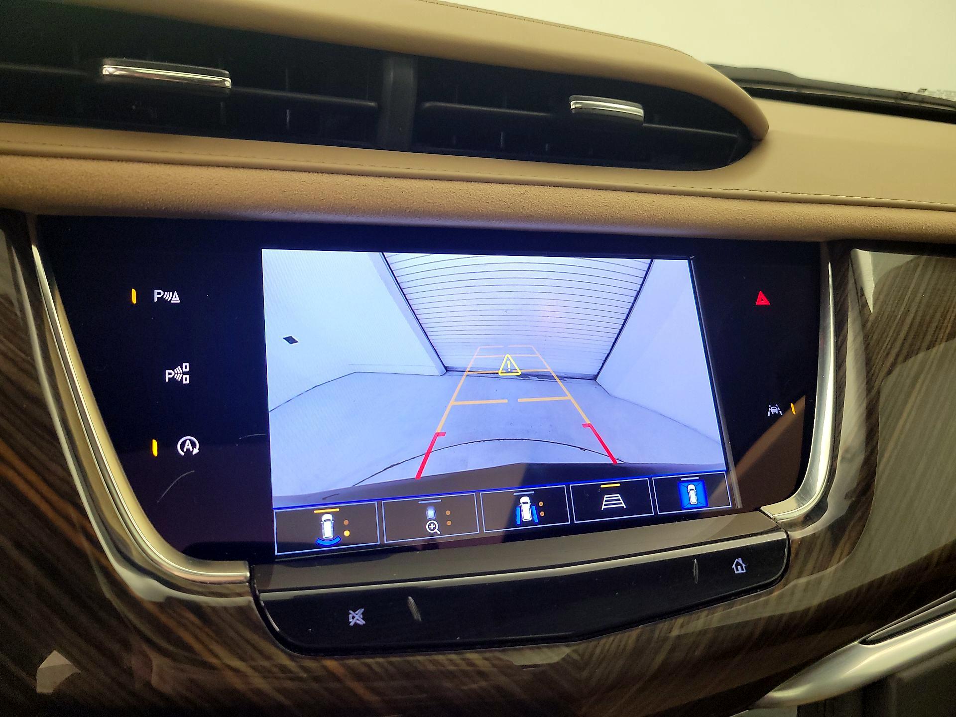 Thumbnail: 2023 Cadillac XT6 - 15