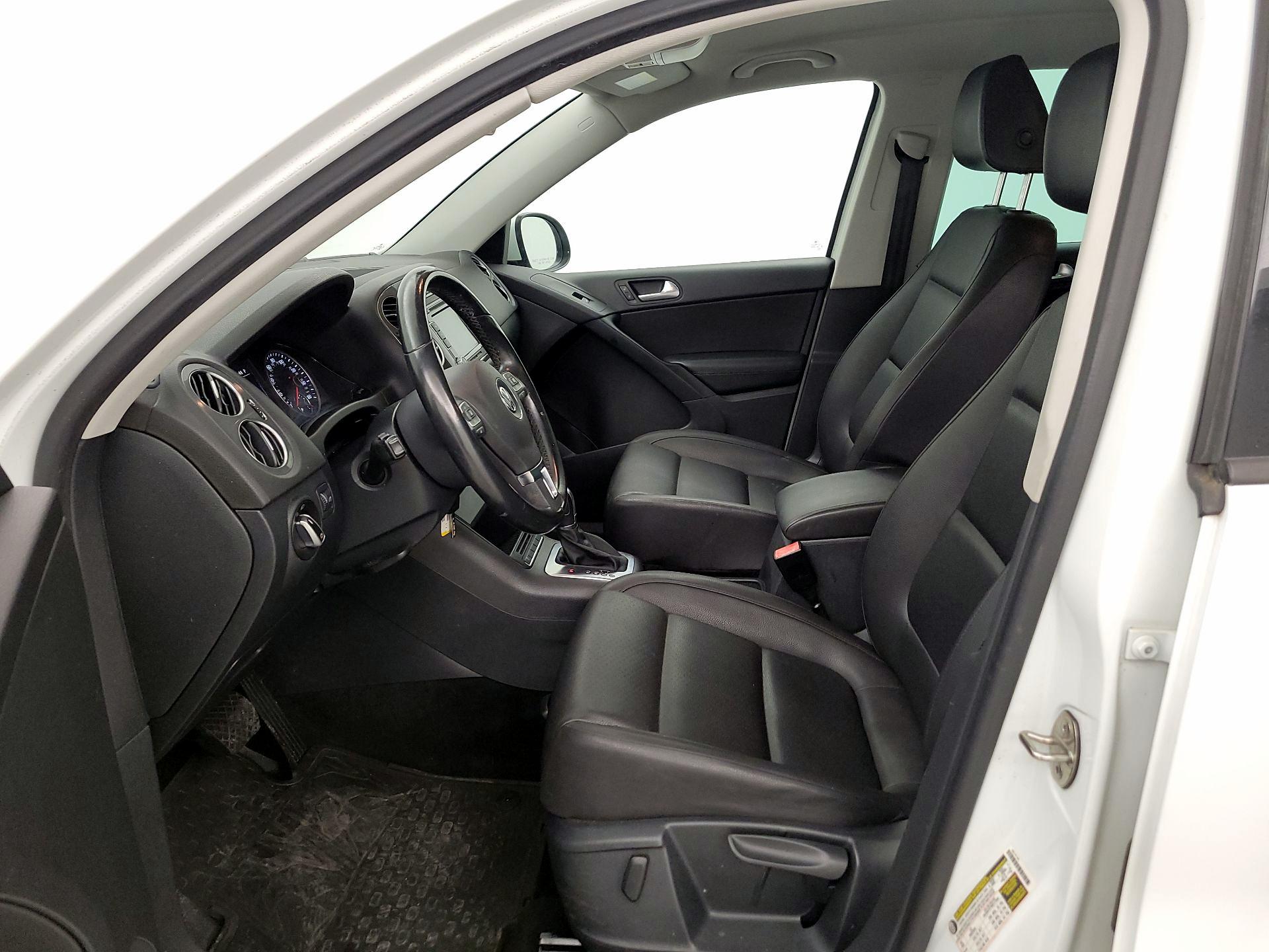 Thumbnail: 2015 Volkswagen Tiguan - 11