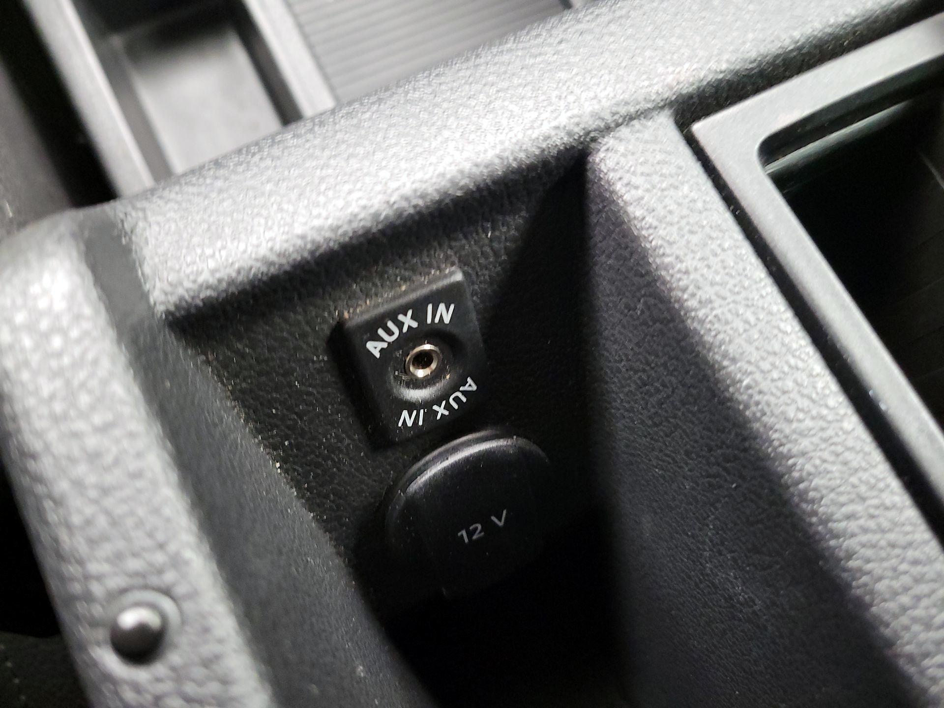 Thumbnail: 2015 Volkswagen Tiguan - 18