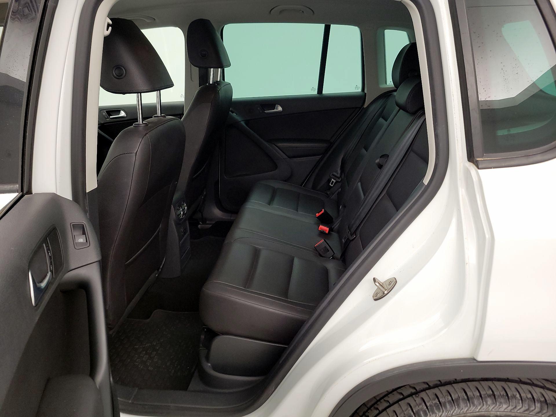 Thumbnail: 2015 Volkswagen Tiguan - 19