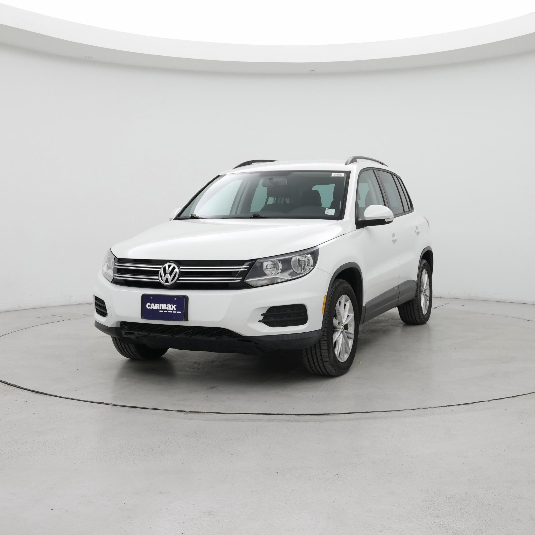 Thumbnail: 2015 Volkswagen Tiguan - 4