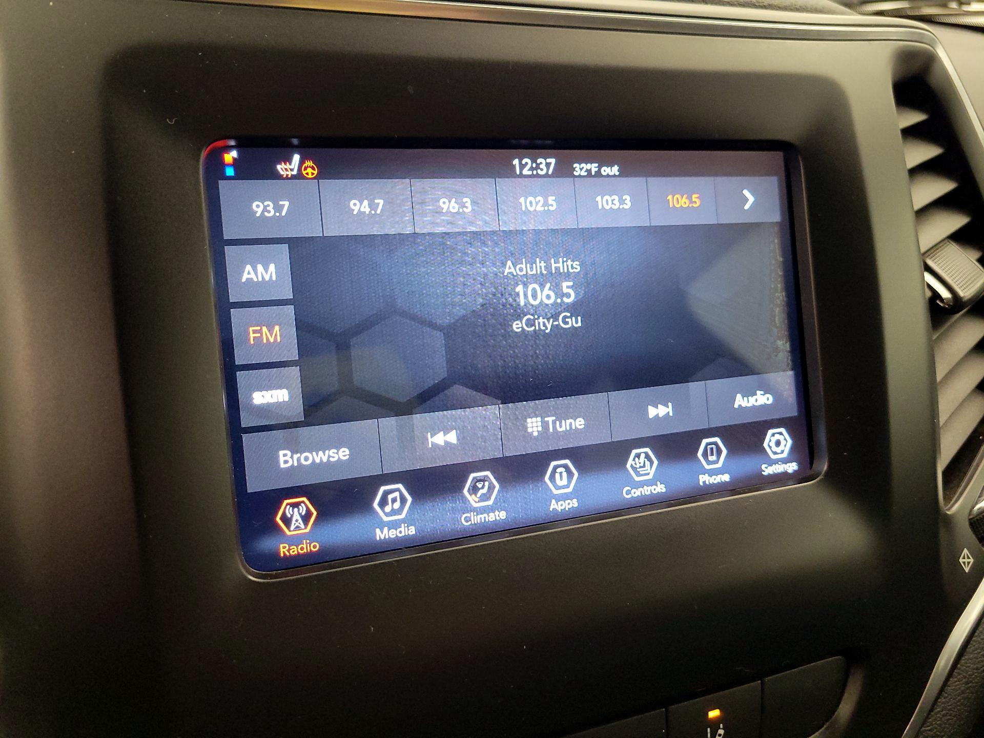 Thumbnail: 2021 Jeep Cherokee - 15