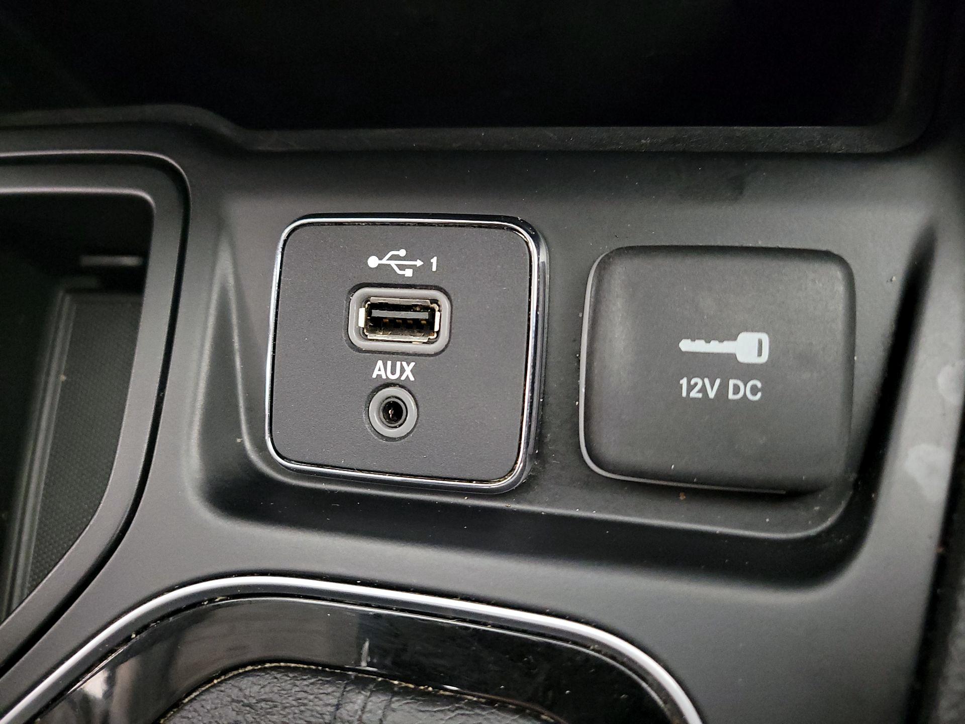 Thumbnail: 2021 Jeep Cherokee - 18