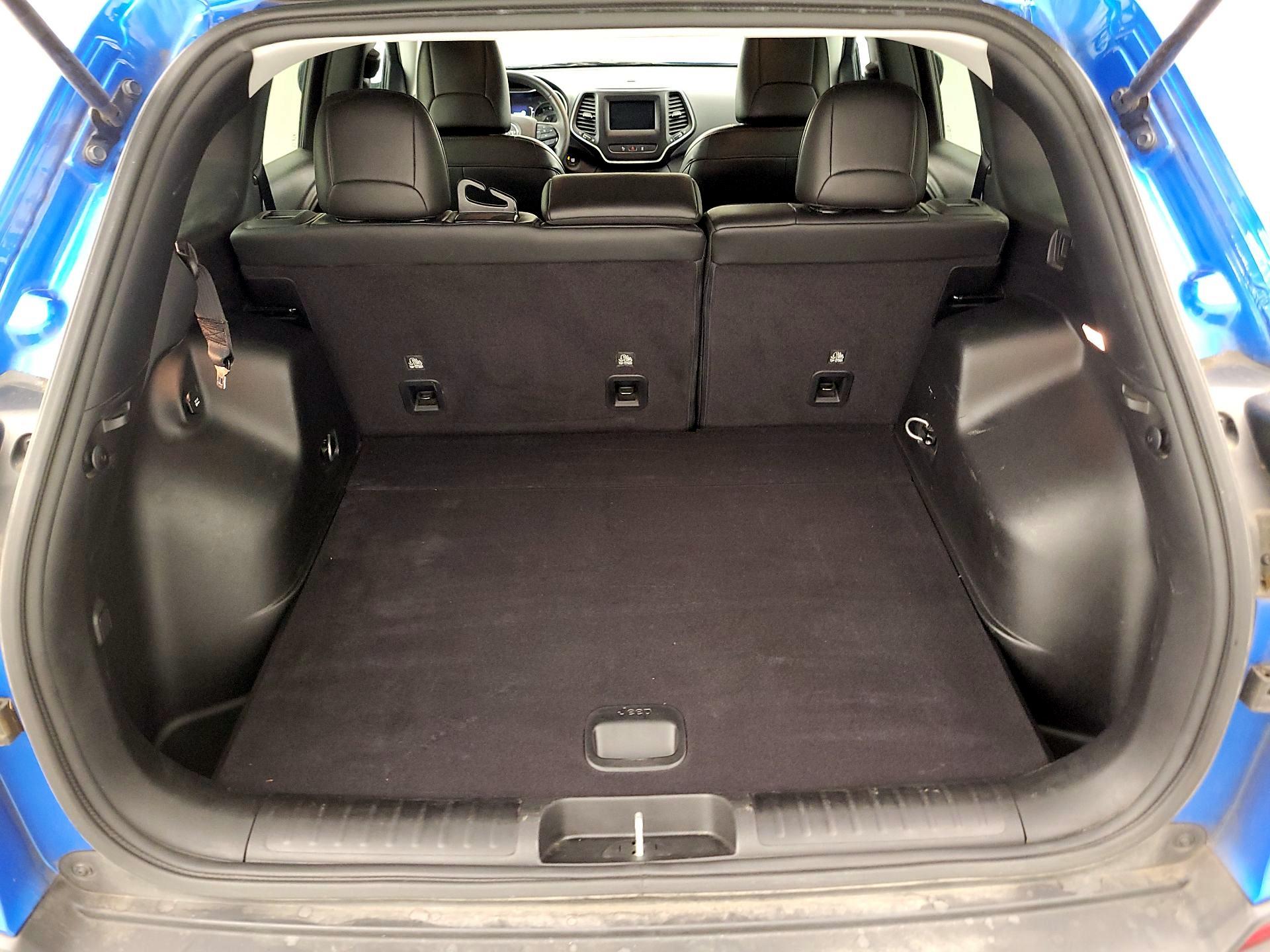 Thumbnail: 2021 Jeep Cherokee - 20