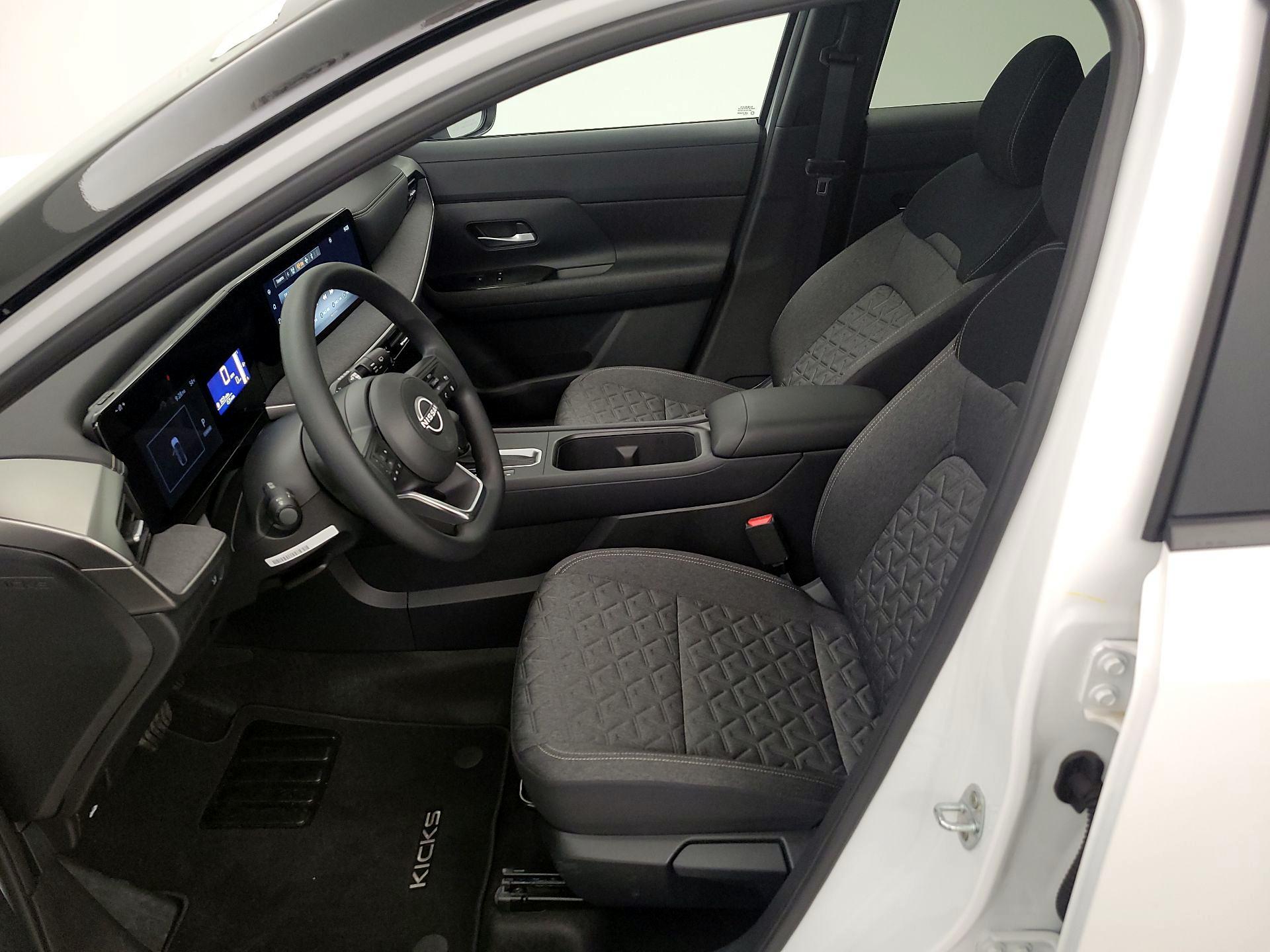 Thumbnail: 2025 Nissan Kicks - 11