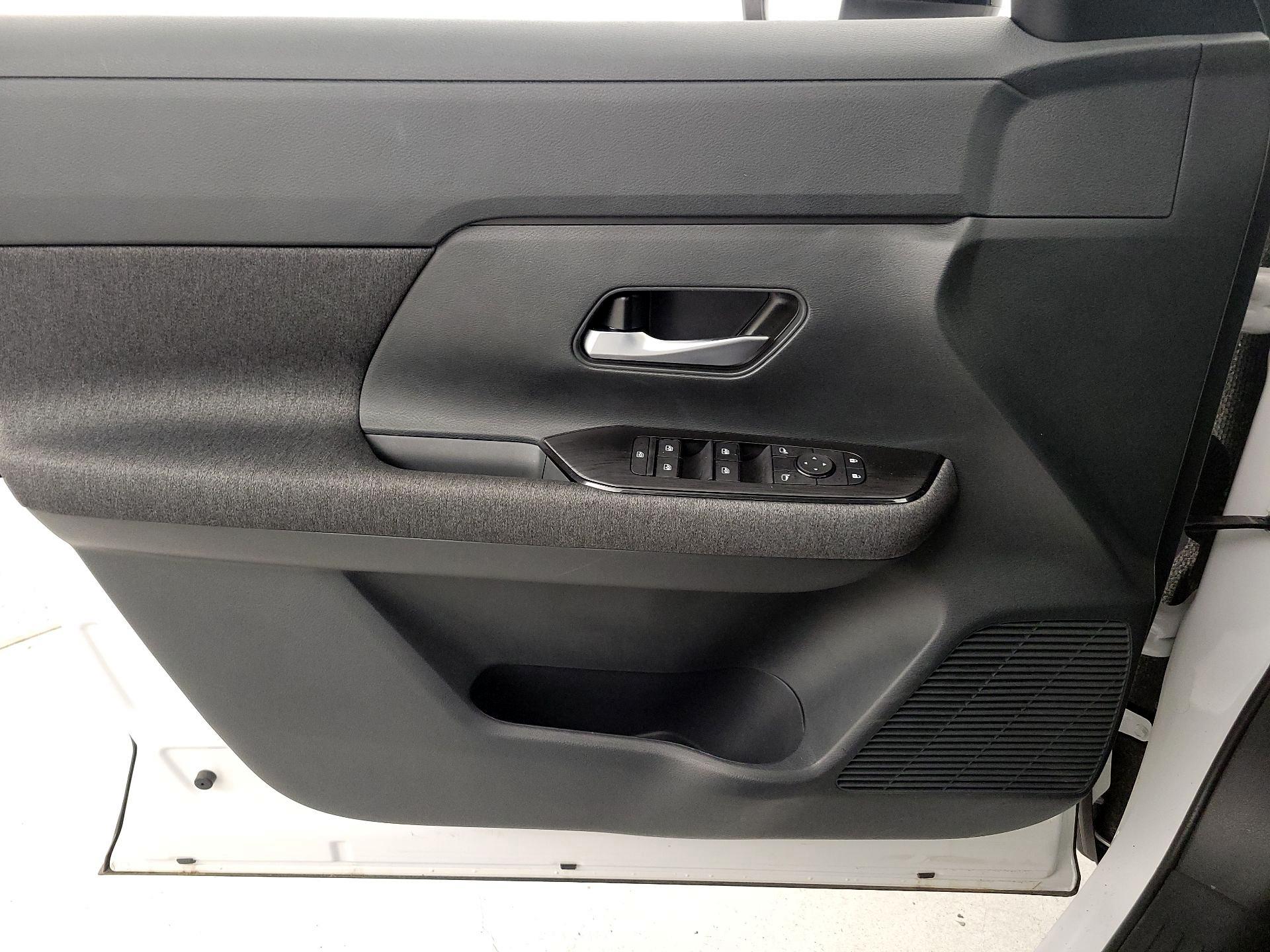 Thumbnail: 2025 Nissan Kicks - 12