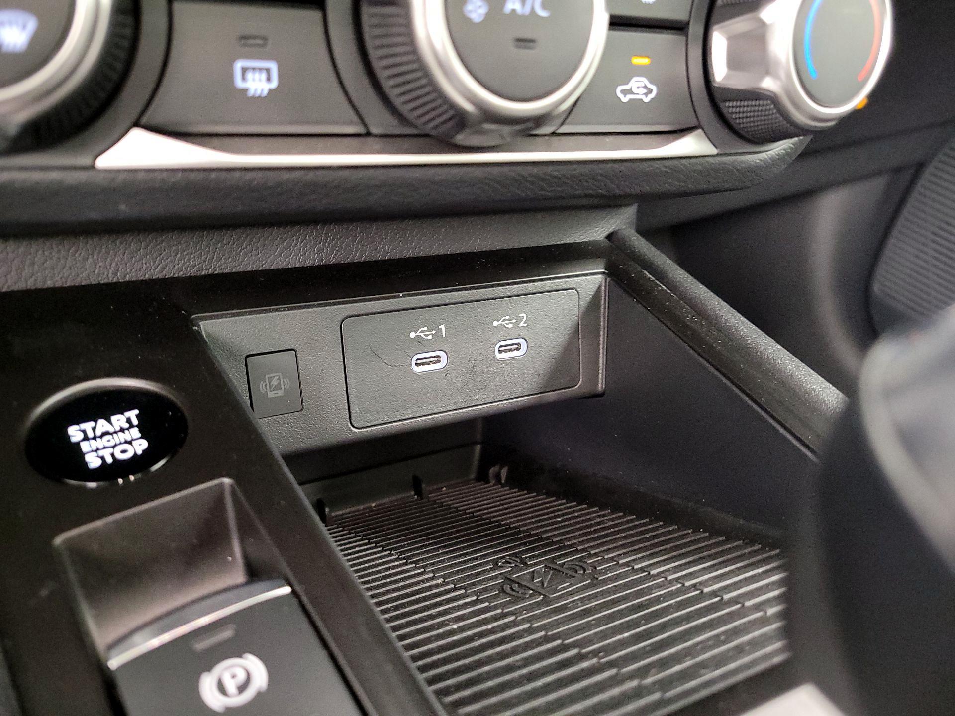 Thumbnail: 2025 Nissan Kicks - 18