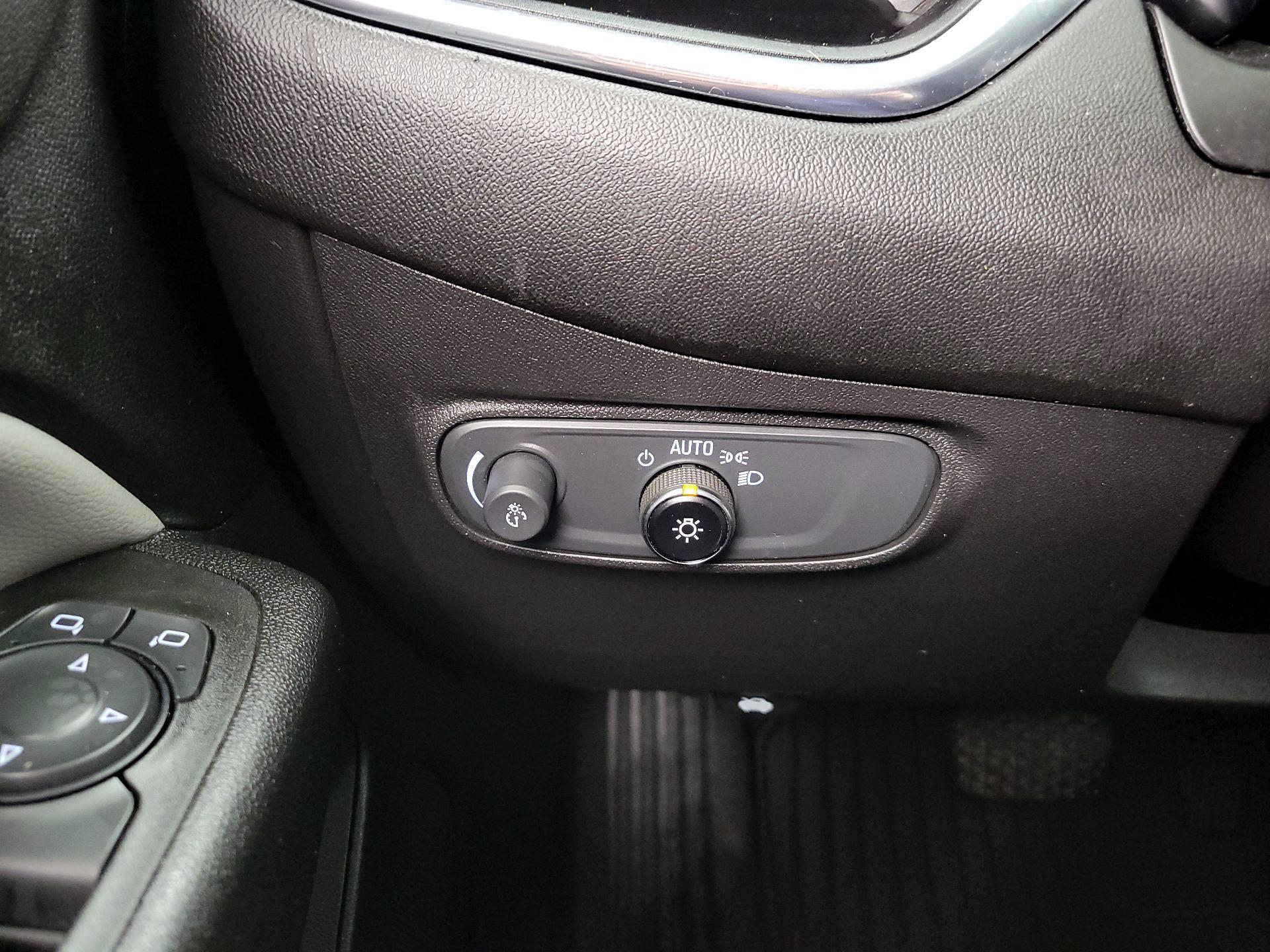 Thumbnail: 2022 Chevrolet Equinox - 13