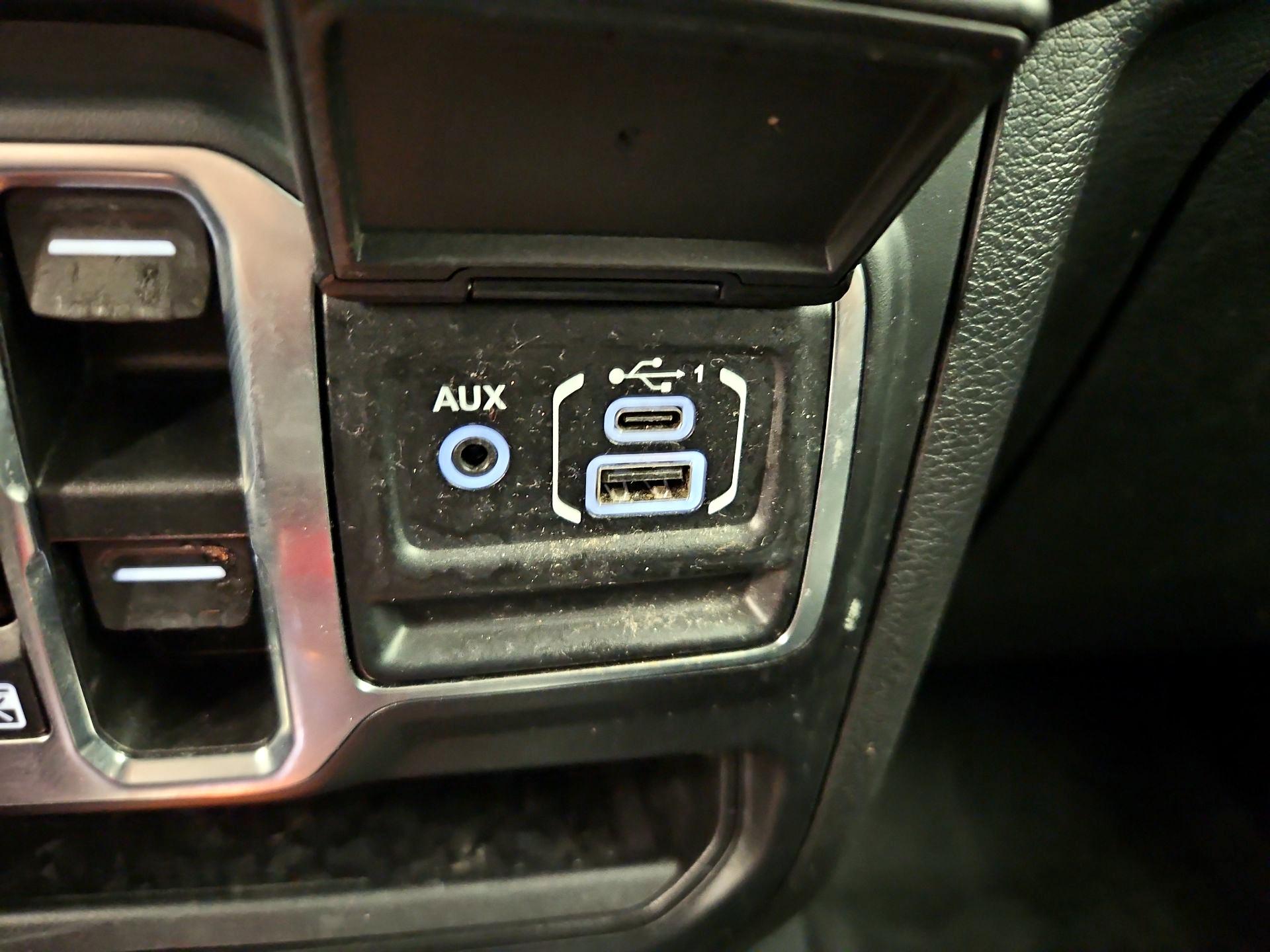 Thumbnail: 2021 Jeep Wrangler - 19