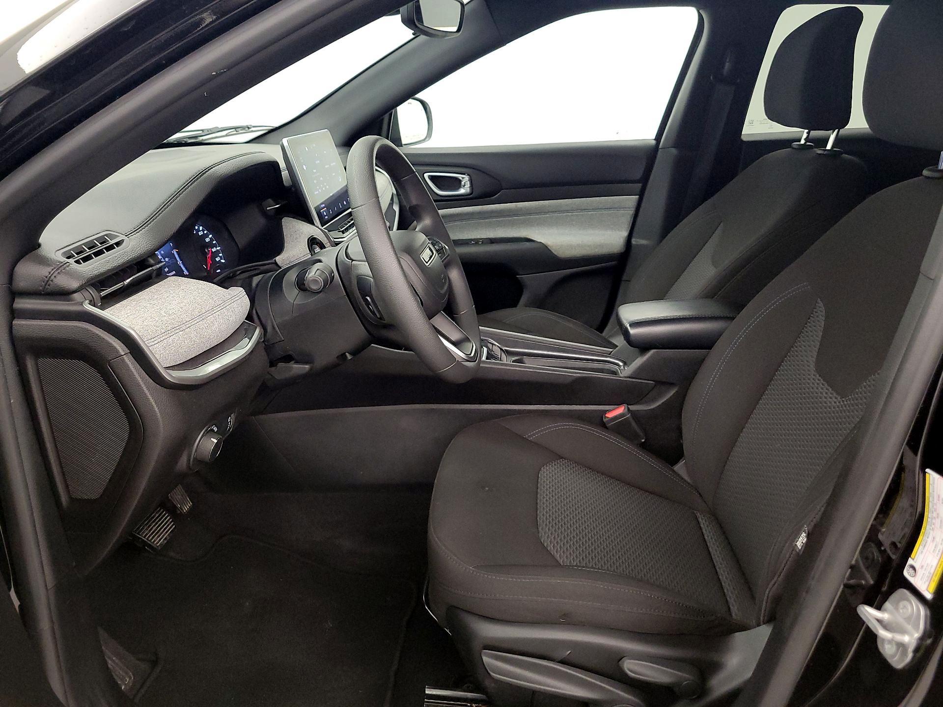 Thumbnail: 2023 Jeep Compass - 11