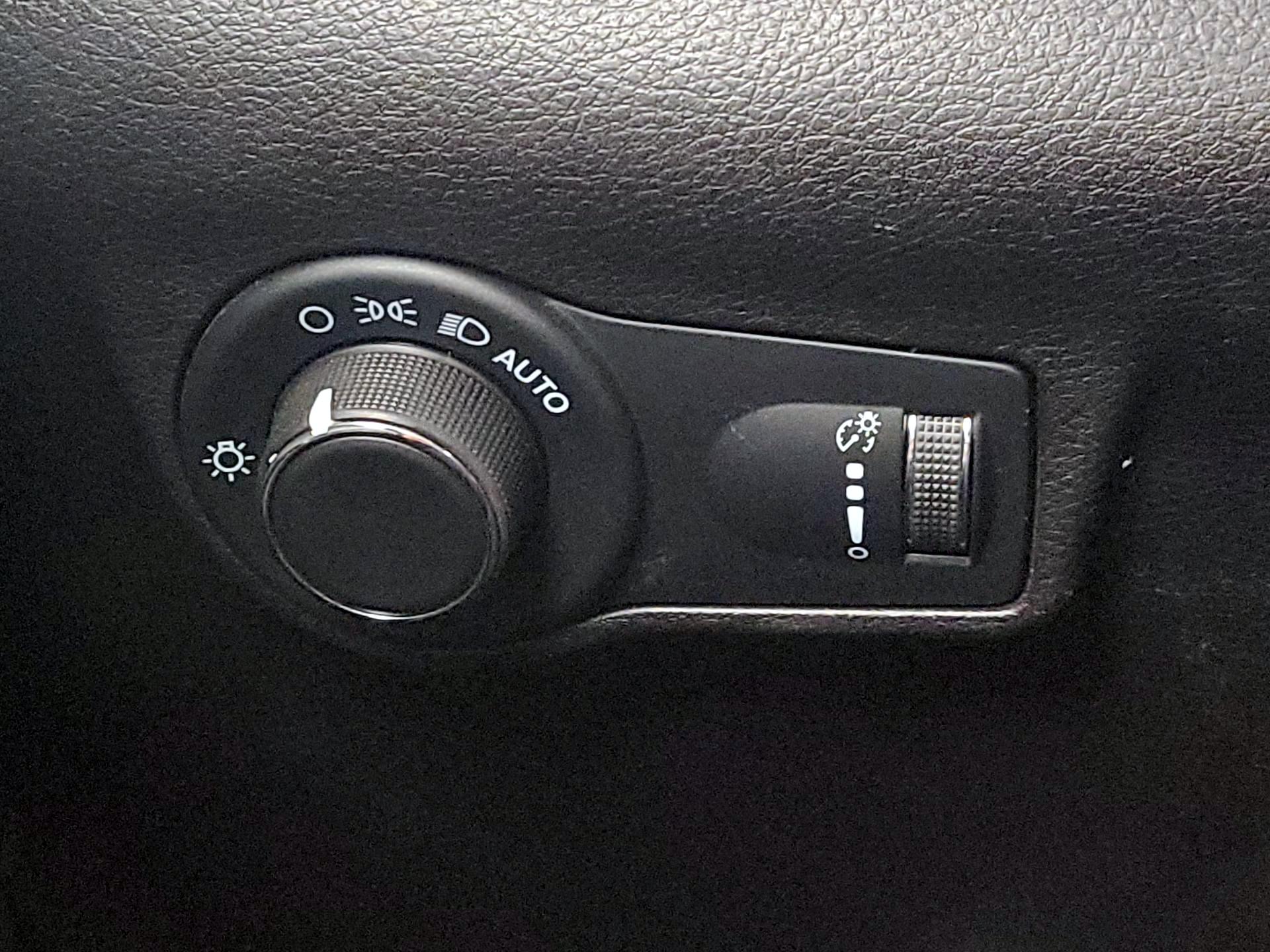 Thumbnail: 2023 Jeep Compass - 13