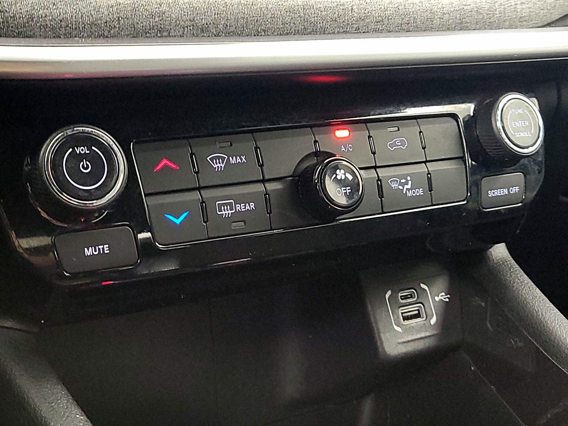 Thumbnail: 2023 Jeep Compass - 16