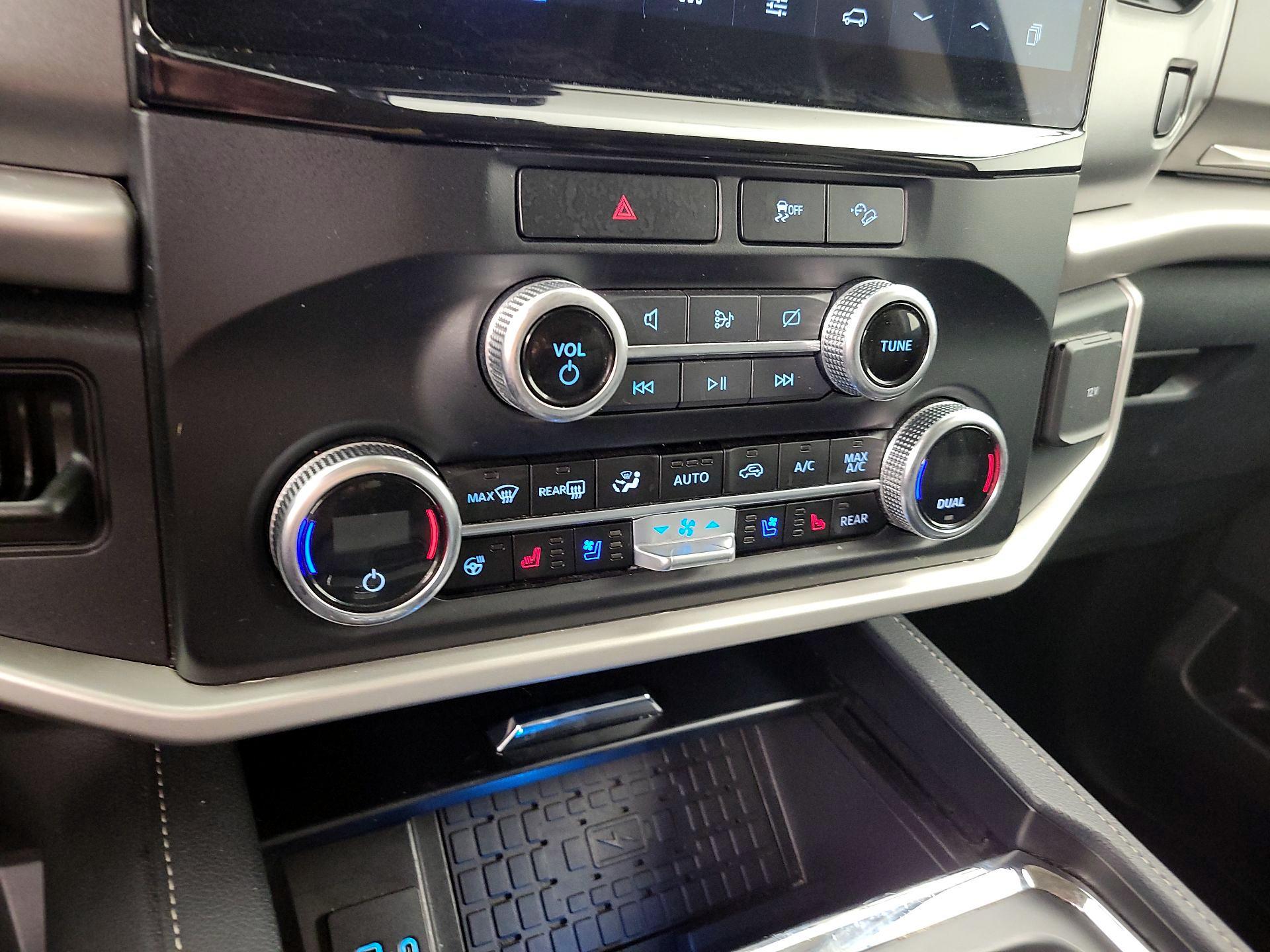 Thumbnail: 2023 Ford Expedition MAX - 17