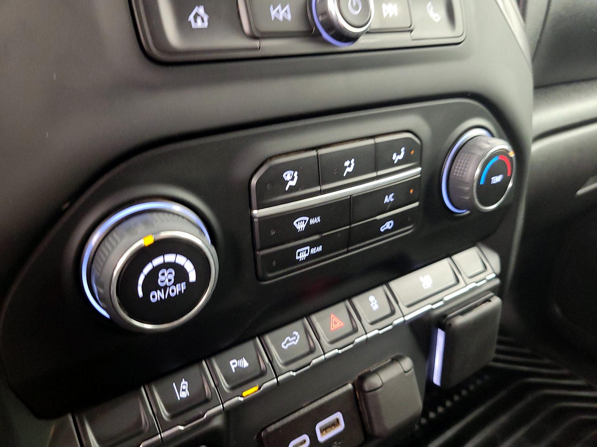 Thumbnail: 2024 Chevrolet Silverado 2500 - 16