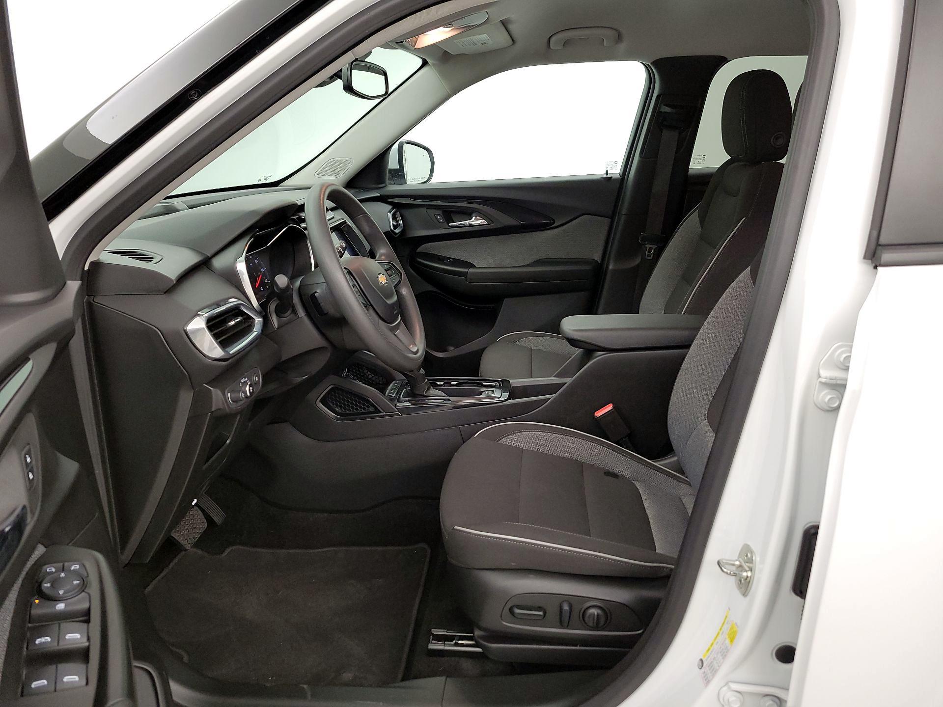 Thumbnail: 2023 Chevrolet TrailBlazer - 11