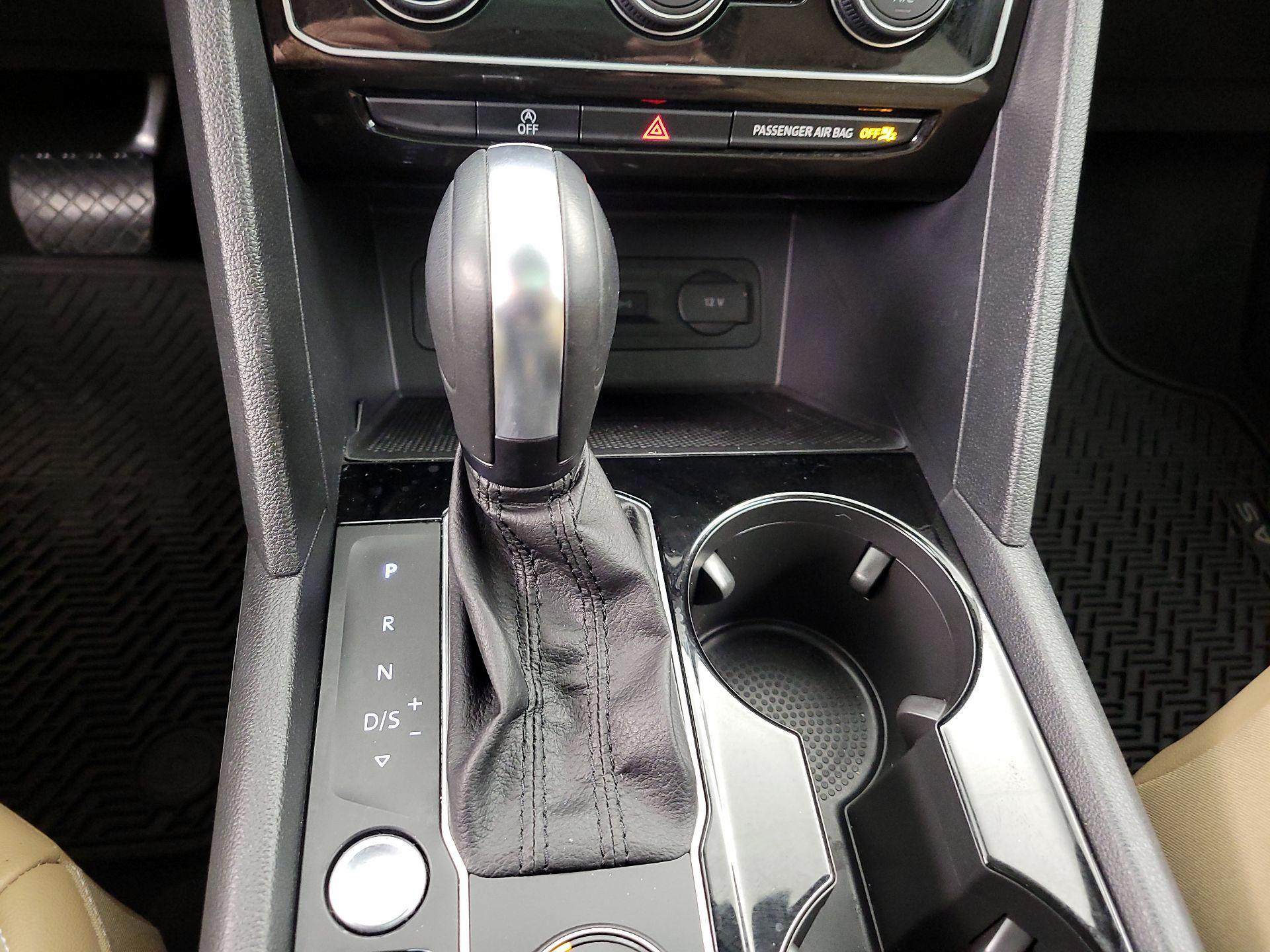 Thumbnail: 2020 Volkswagen Atlas - 18