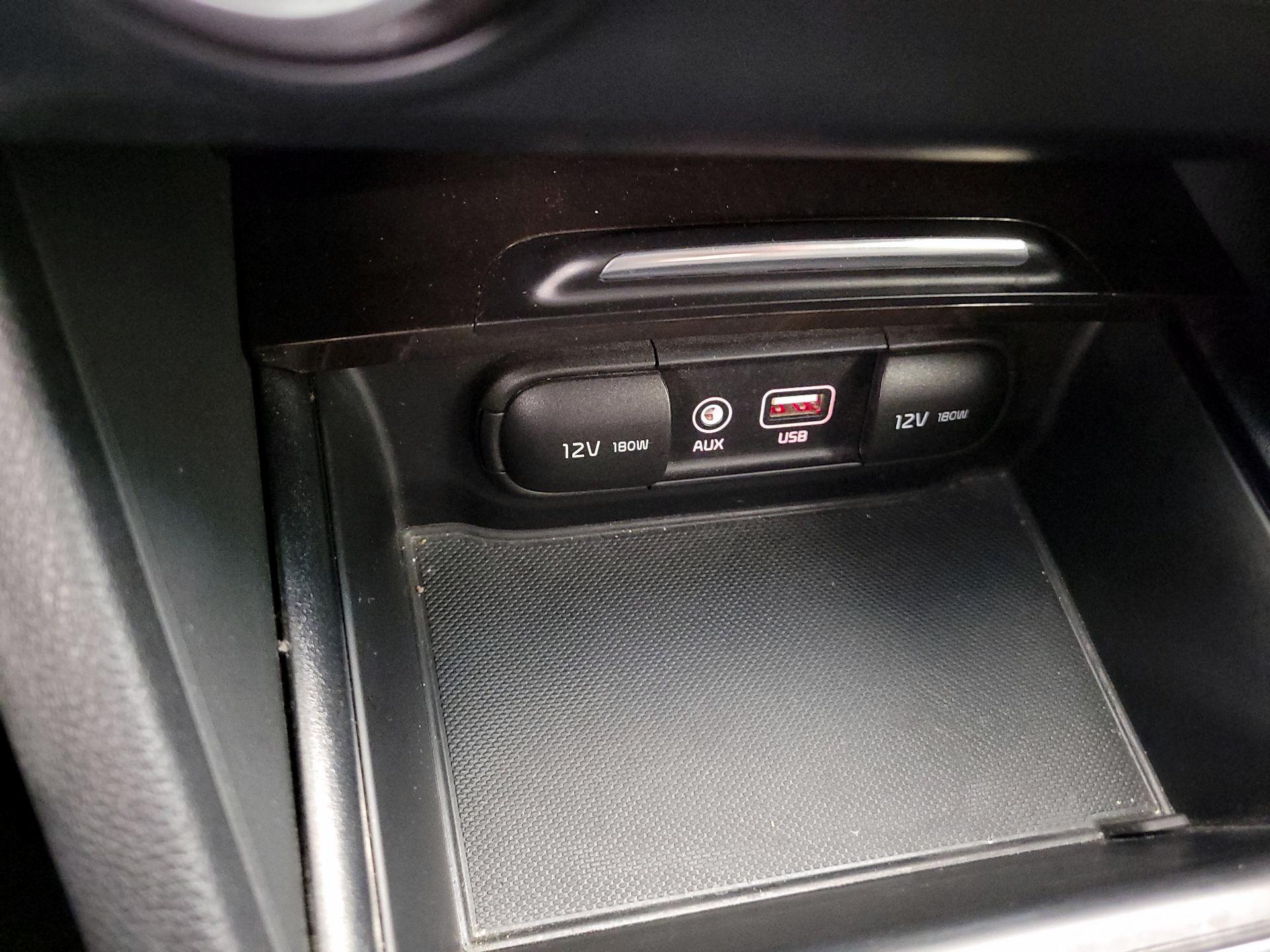 Thumbnail: 2018 Kia Optima - 18