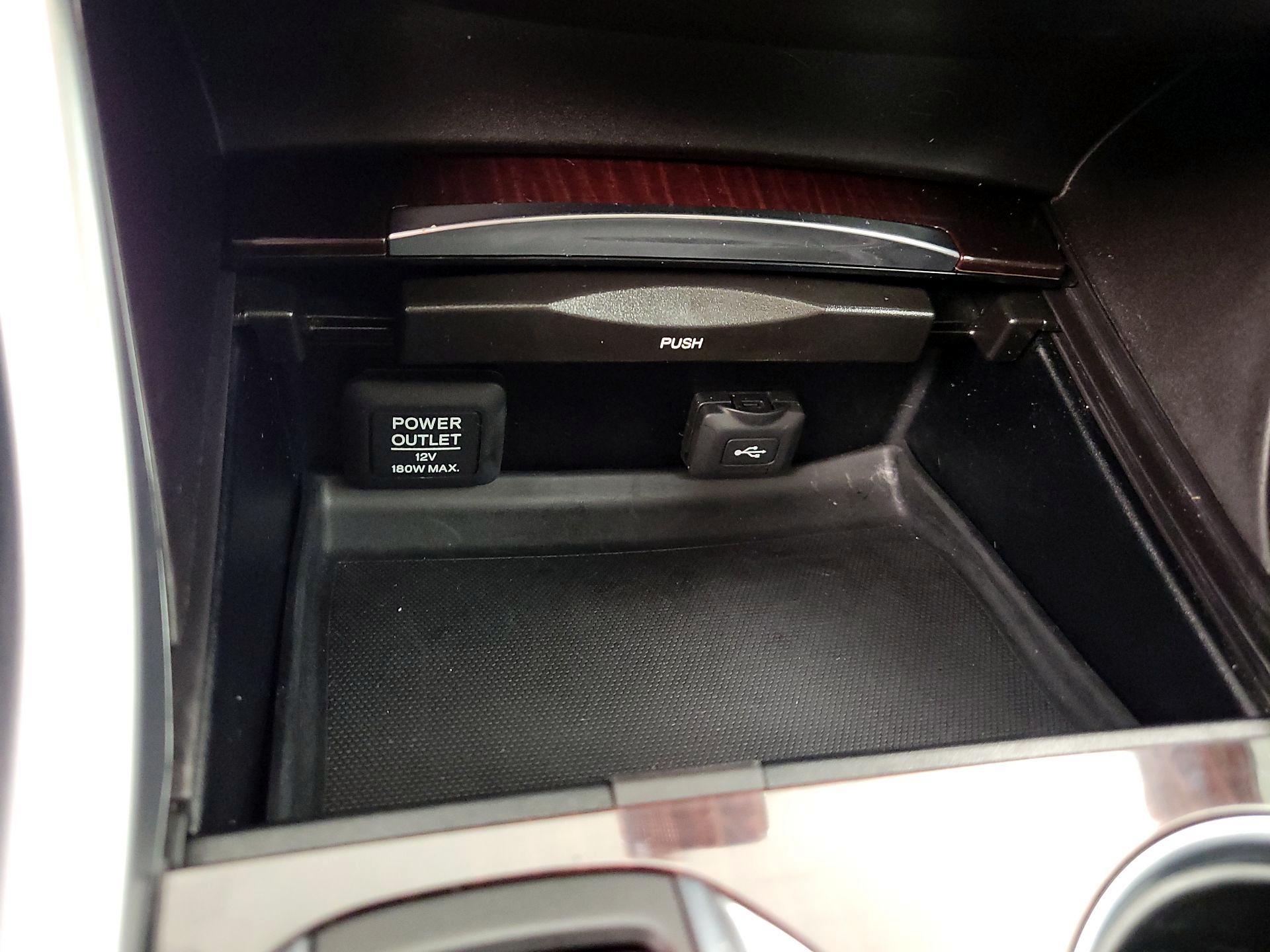 Thumbnail: 2016 Acura TLX - 18