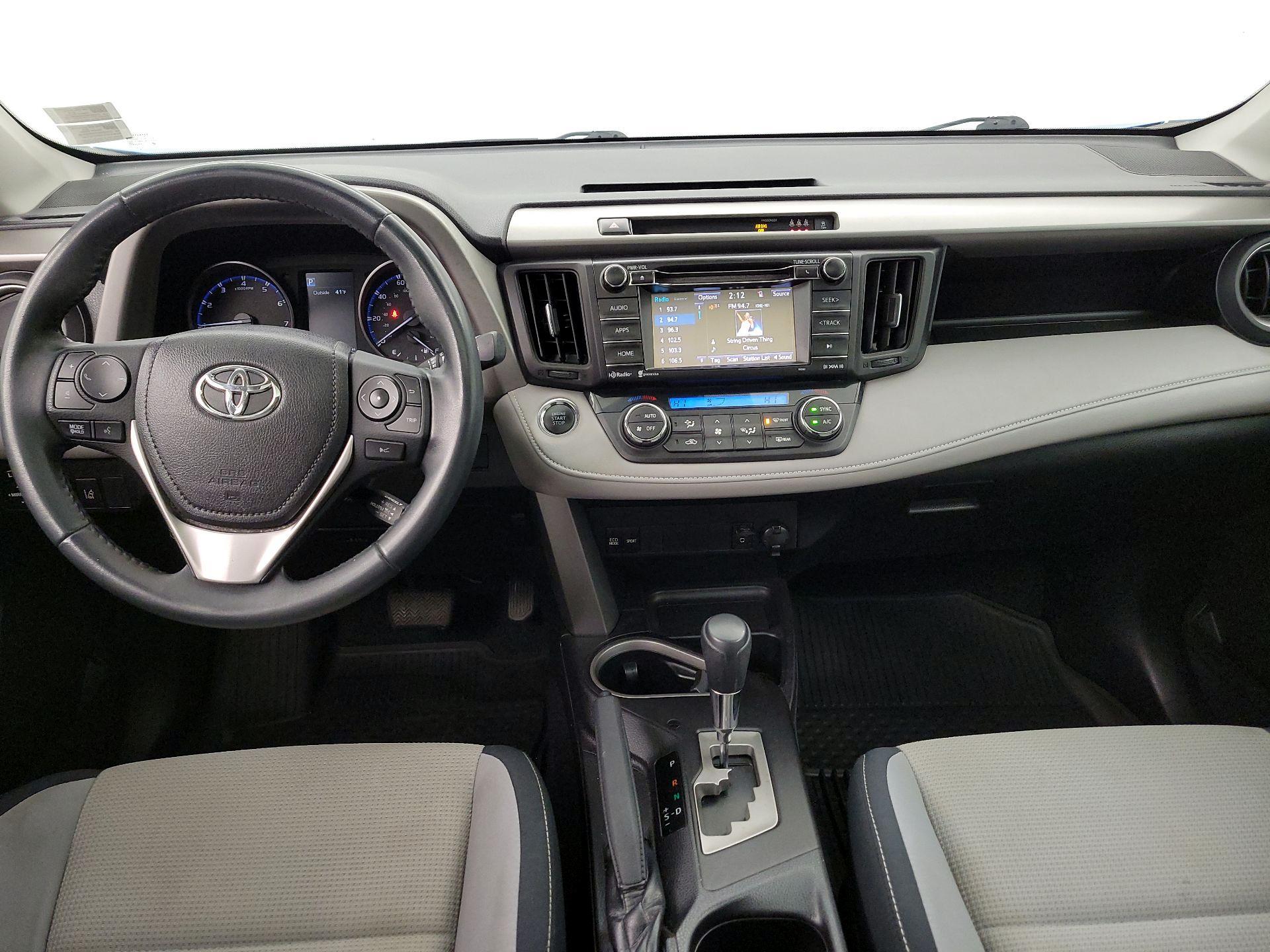 Thumbnail: 2017 Toyota RAV4 - 9